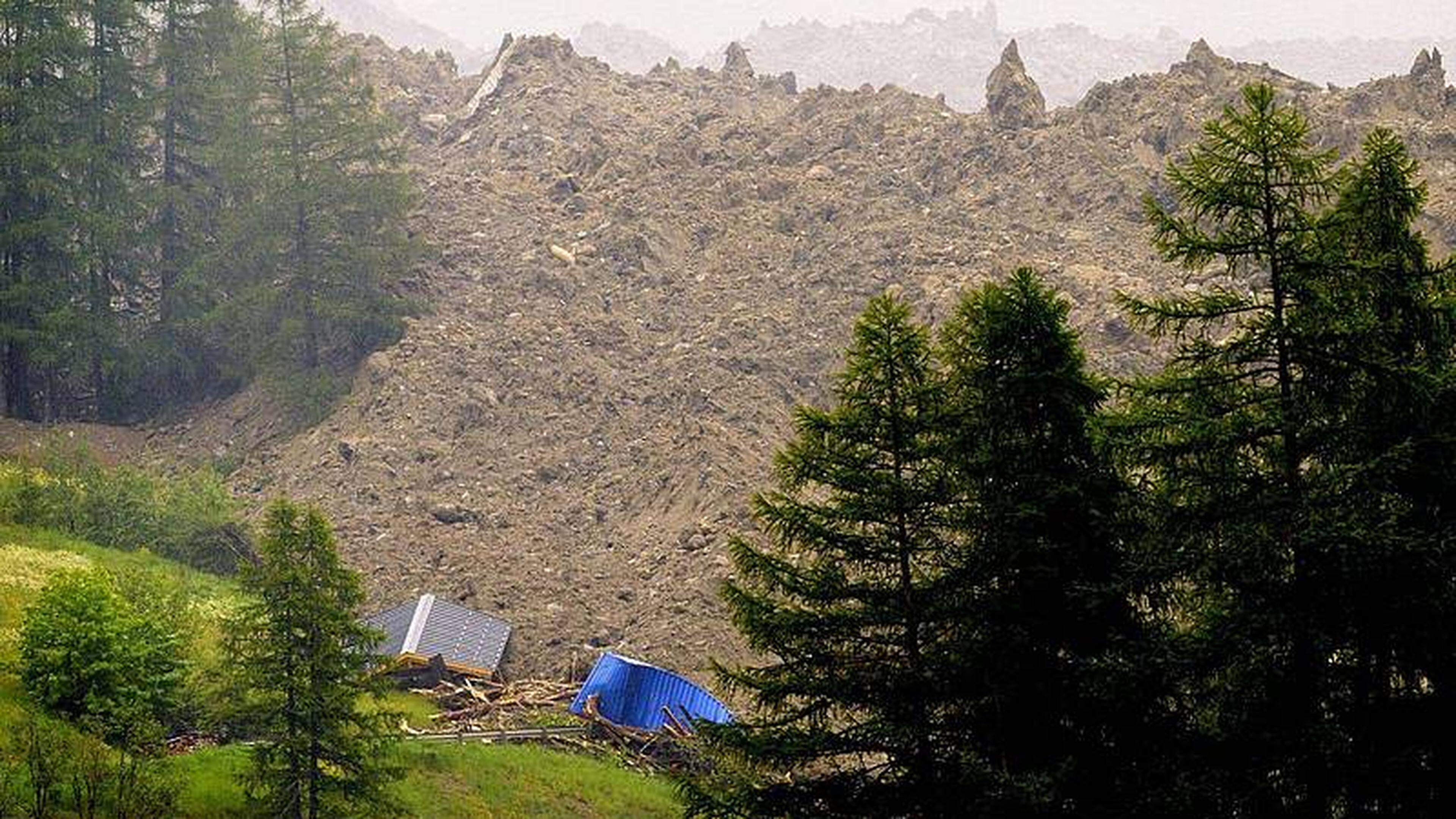 Glacier gives upside down: BLATES partially spilled