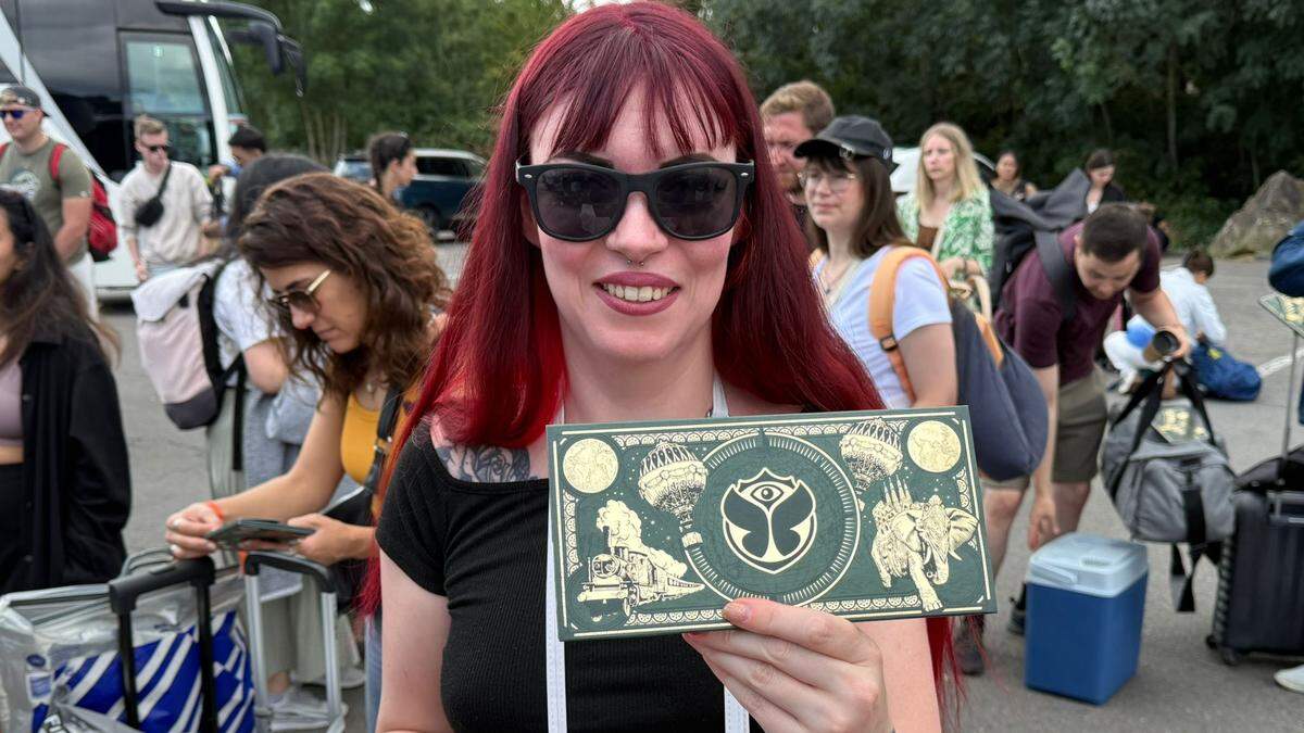 Luxemburger-Tomorrowland-Fans-lassen-sich-den-Spa-nicht-verderben