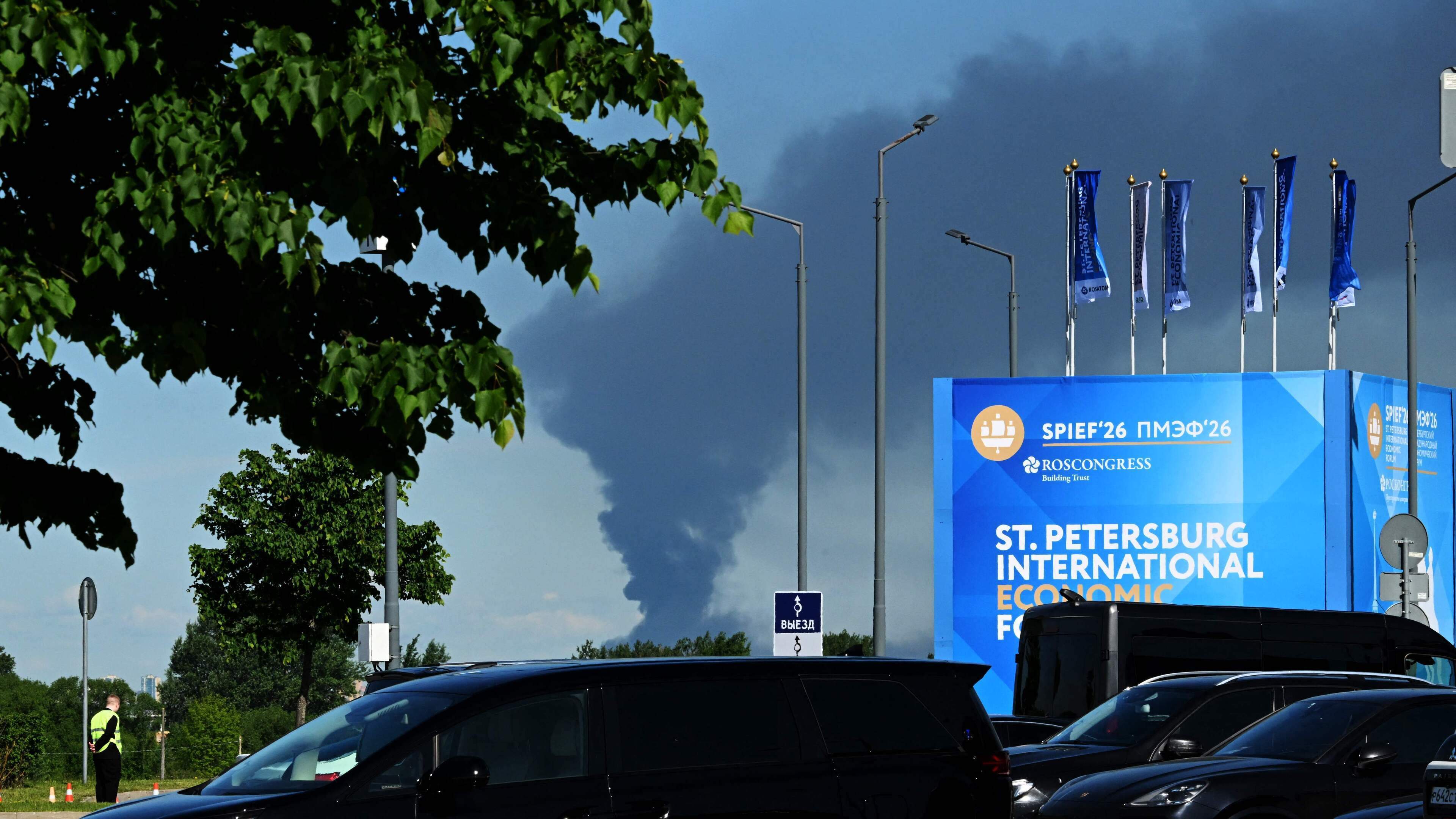 Ukrainische Kampfdrohnen überschatten den Start des Petersburger Wirtschaftsforums
