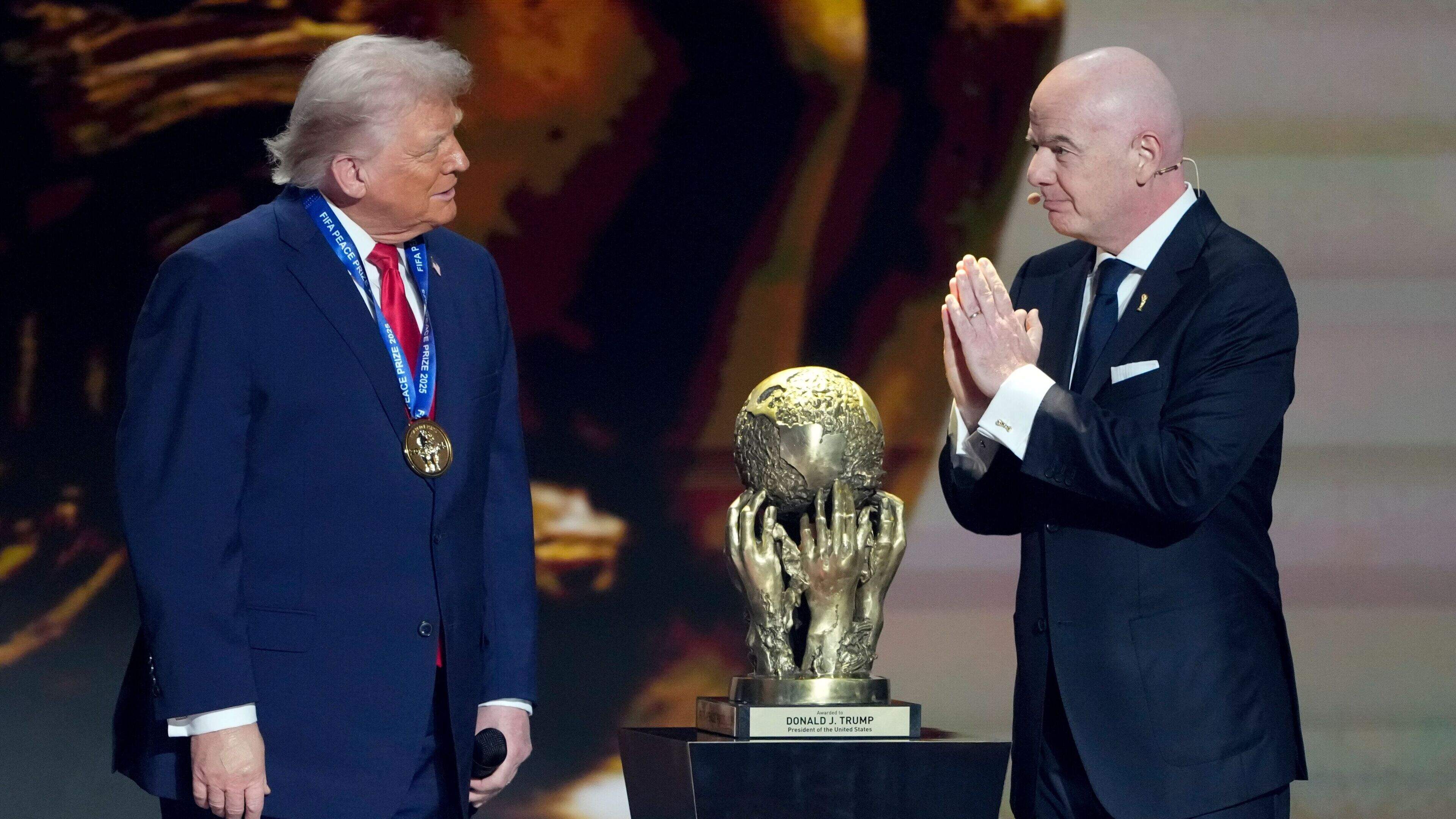Donald Trump zieht der FIFA die Hosen aus