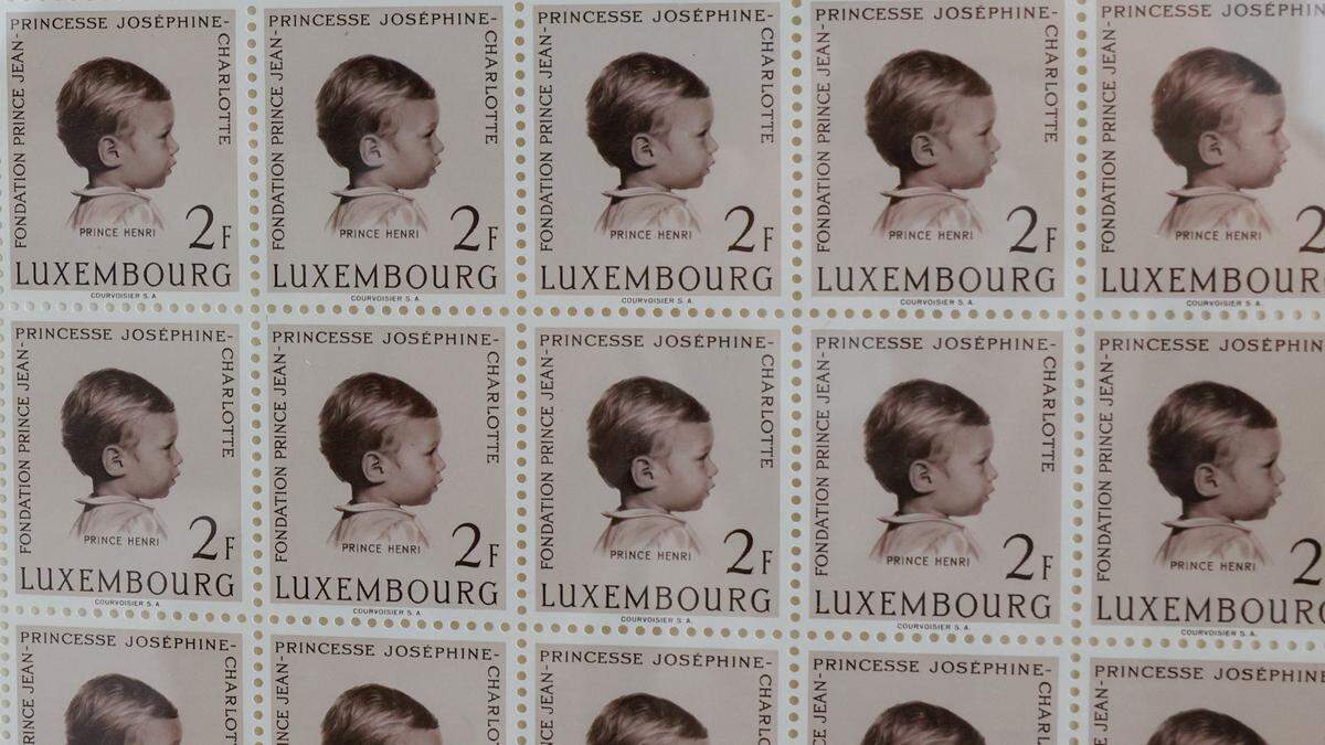 Zum-Kleben-oder-Befeuchten-Gro-herzog-Henri-als-Briefmarkenmotiv