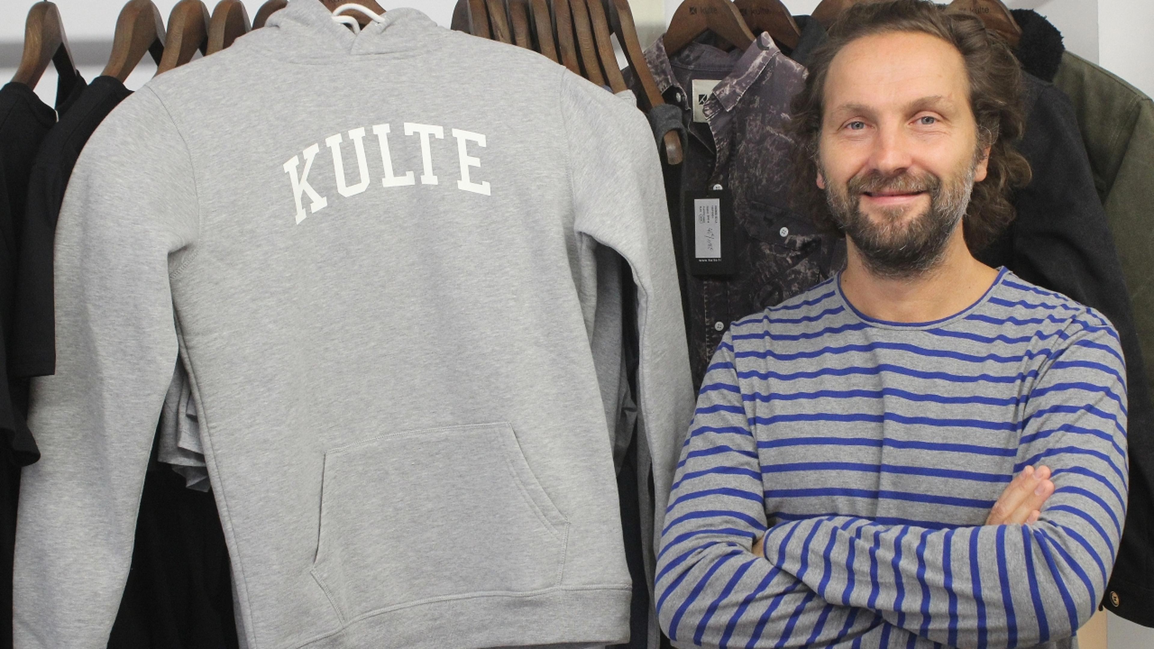 Matthieu Gamet ist Präsident des MMMM - und unter der Marke "Kulte" bietet er Streetwear-Bekleidung zu bezahlbaren Preisen.