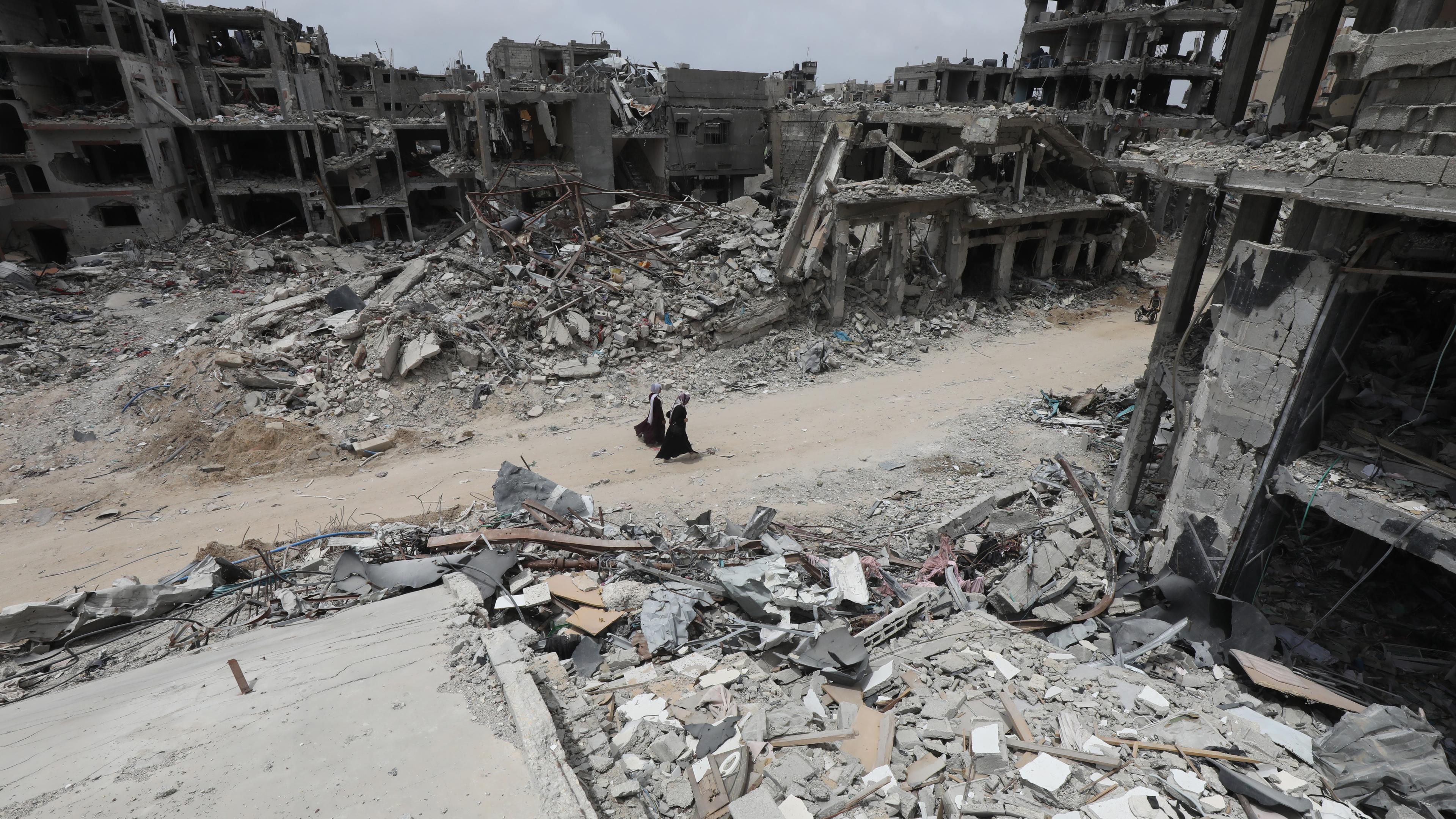 Israels Angriffe im Gazastreifen haben nach Einschätzung der UN-Entwicklungsagentur UNDP die schwersten Zerstörungen einer Region seit dem Zweiten Weltkrieg hervorgerufen. 