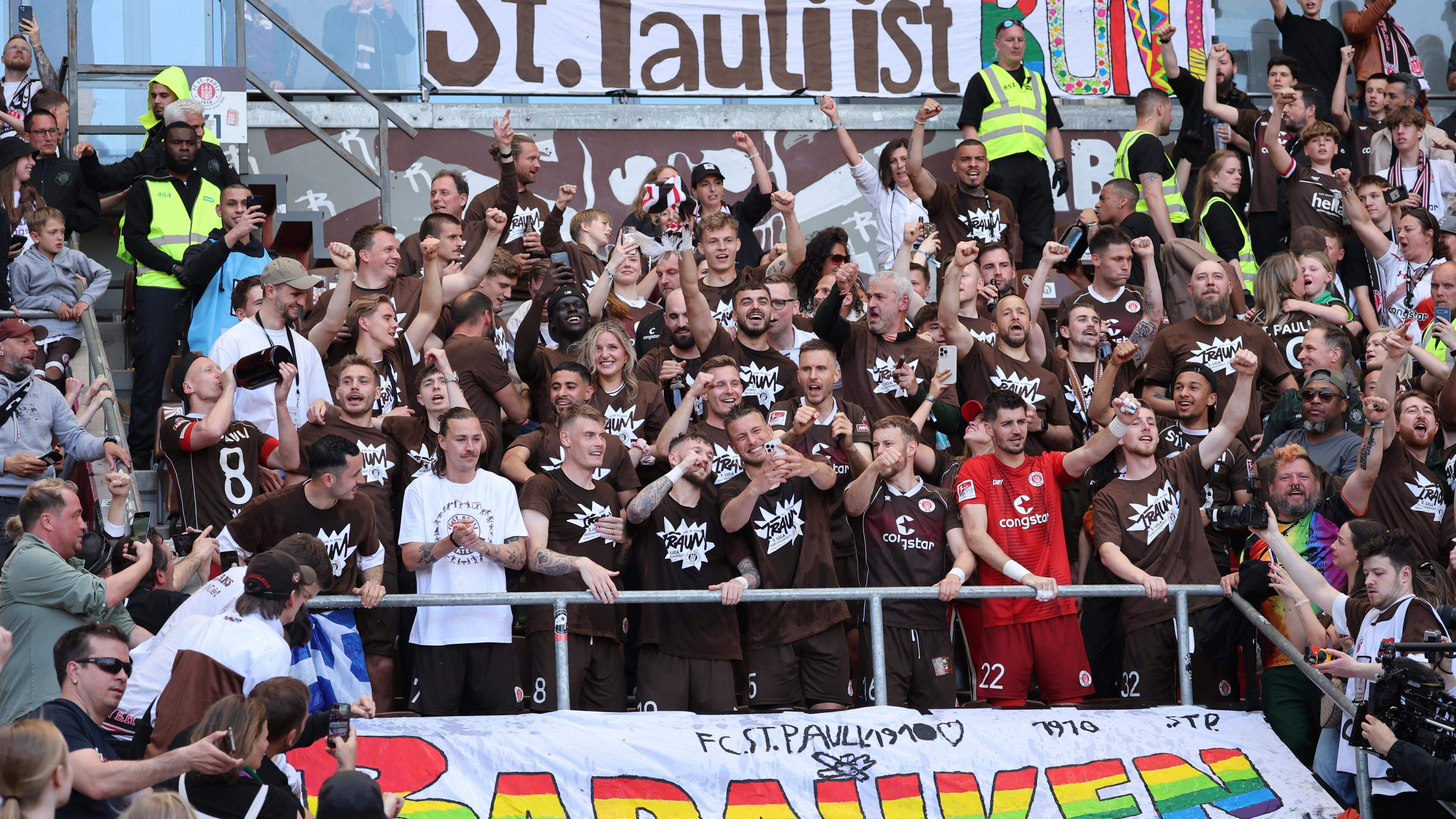 Der FC St. Pauli kehrt in die Bundesliga zurück.