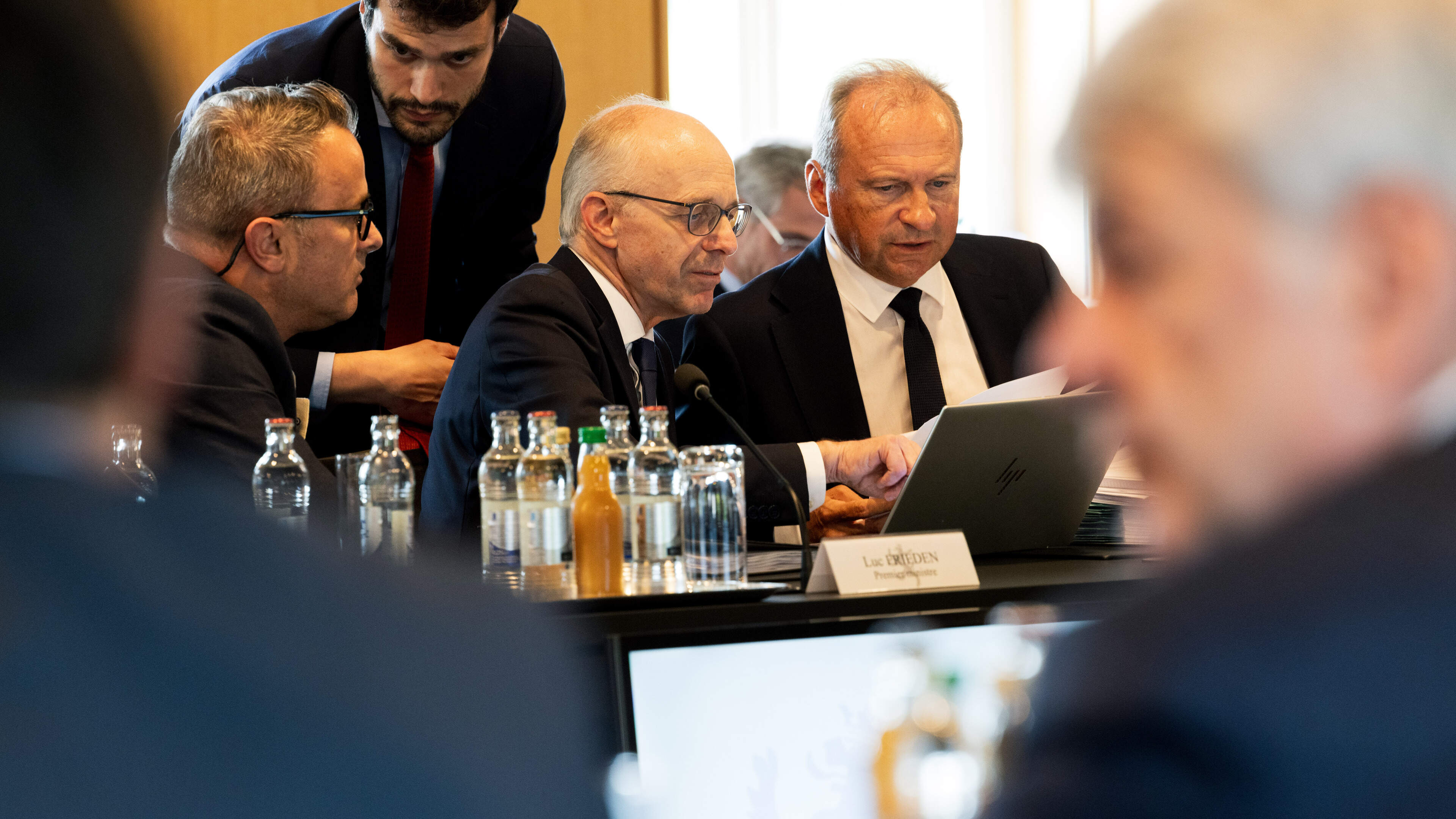 Erleichterung über den Tripartite-Deal, aber Sorgen über die Kosten