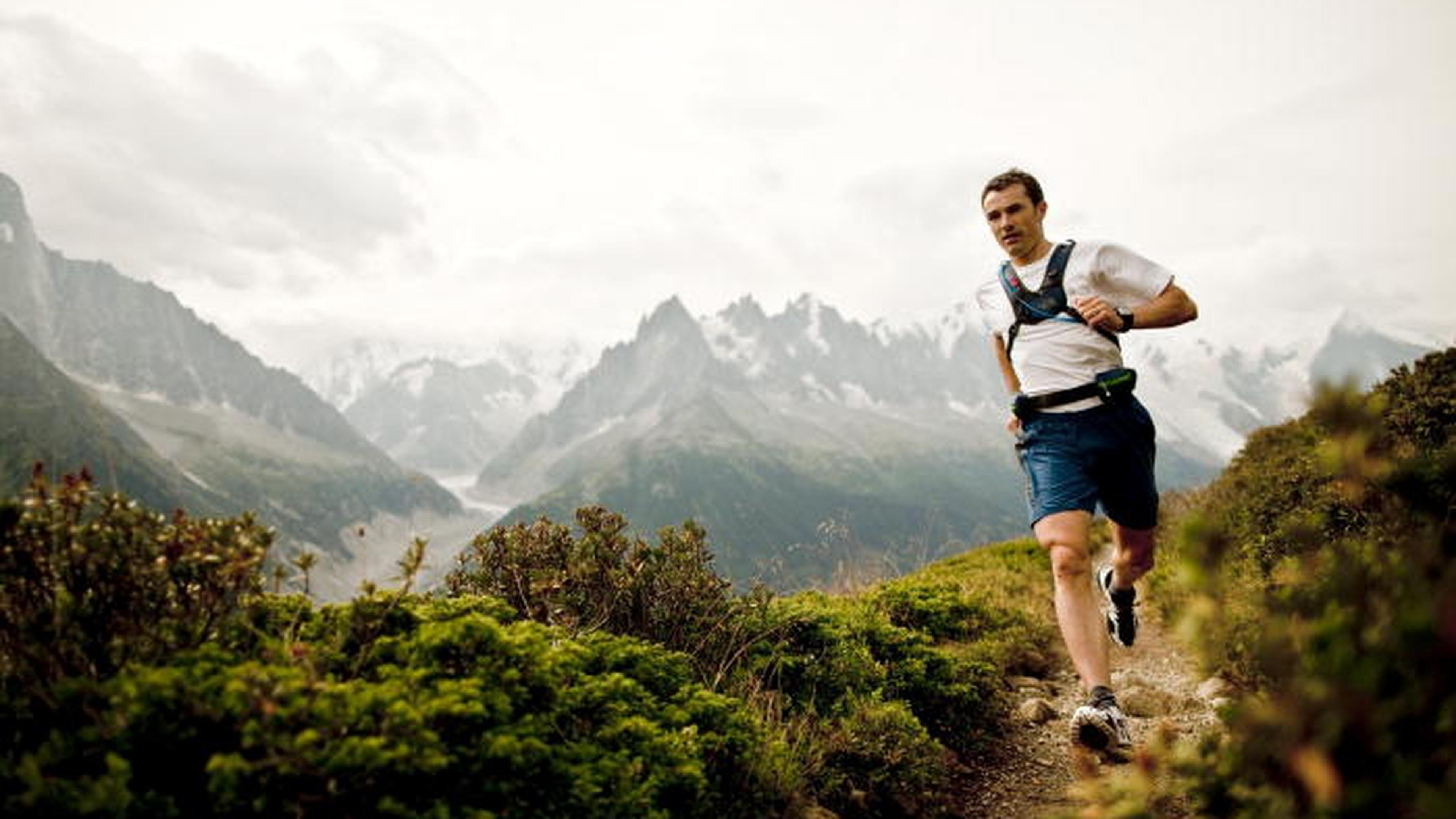 Trail runner. Трейл раннинг. Горный Трейл. Горный бег.