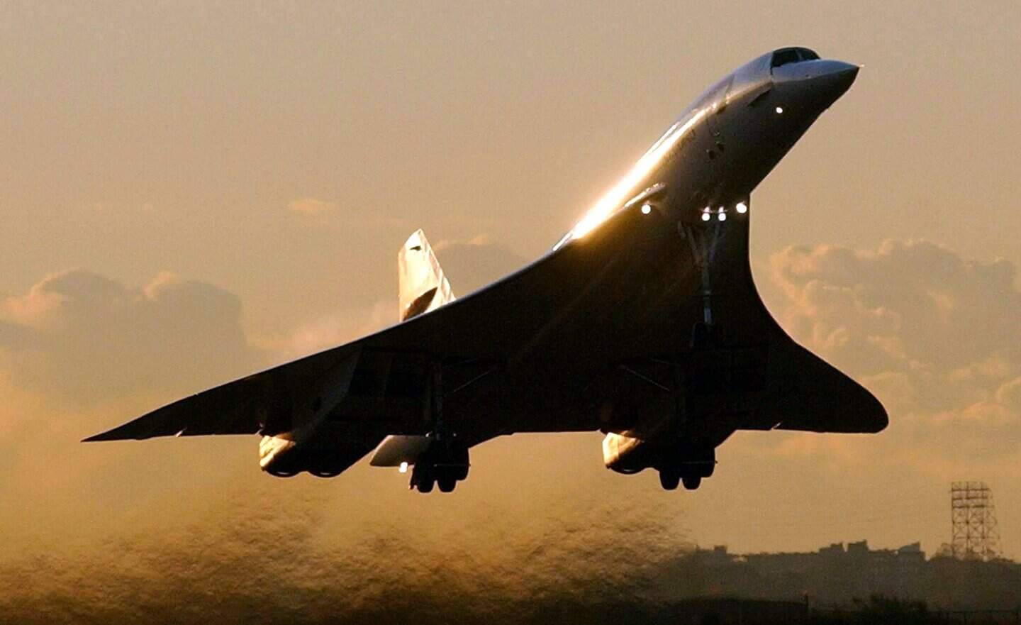 Aérogrammes - Aérogramme Avion Concorde survolant Paris 1006-AER 2f10 neuf Aérogrammes - Aérogramme Avion Concorde survolant Paris 1006-AER 2f10 neuf