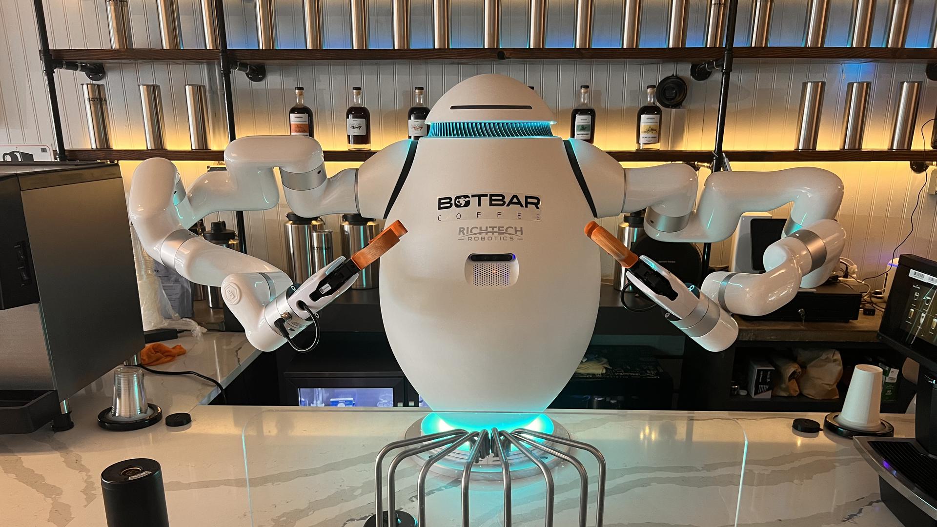 Adam will auch die Kaffeeliebhaber in der Ostküstenmetropole New York von den Vorzügen eines Roboter-Baristas überzeugen.