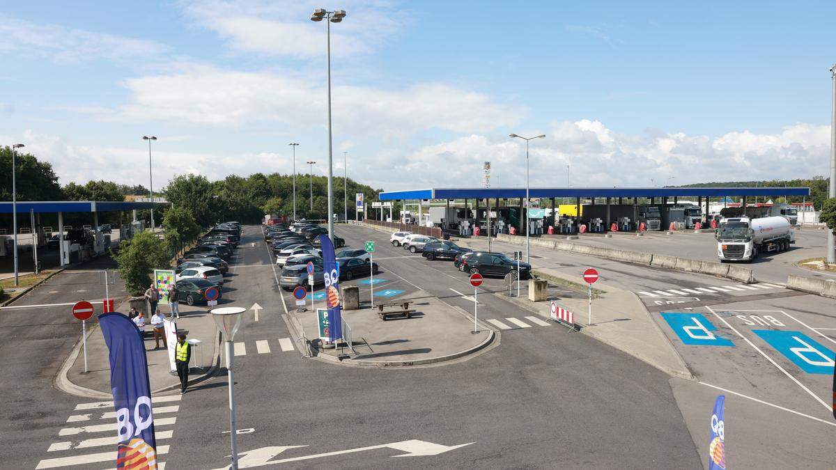 Die-Q8-Stationen-an-der-Aire-de-Berchem-wurden-offiziell-eingeweiht