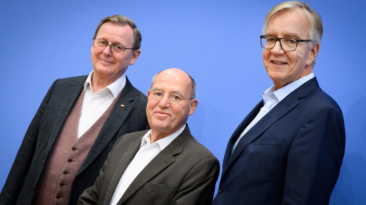 Linkes-Trio-k-mpft-f-r-das-Comeback-ihrer-Partei