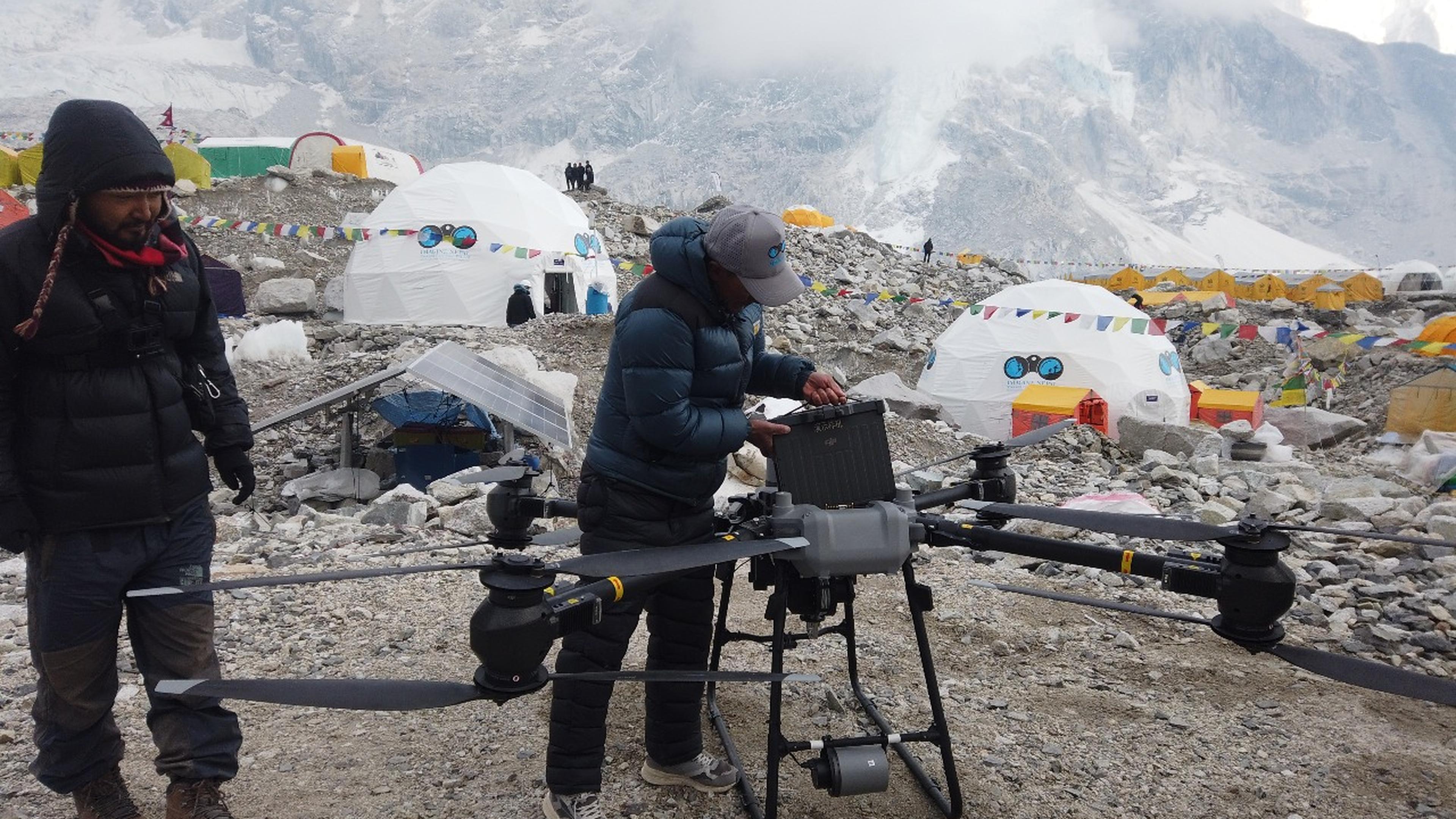 Drones should make working on Mount Everest safer