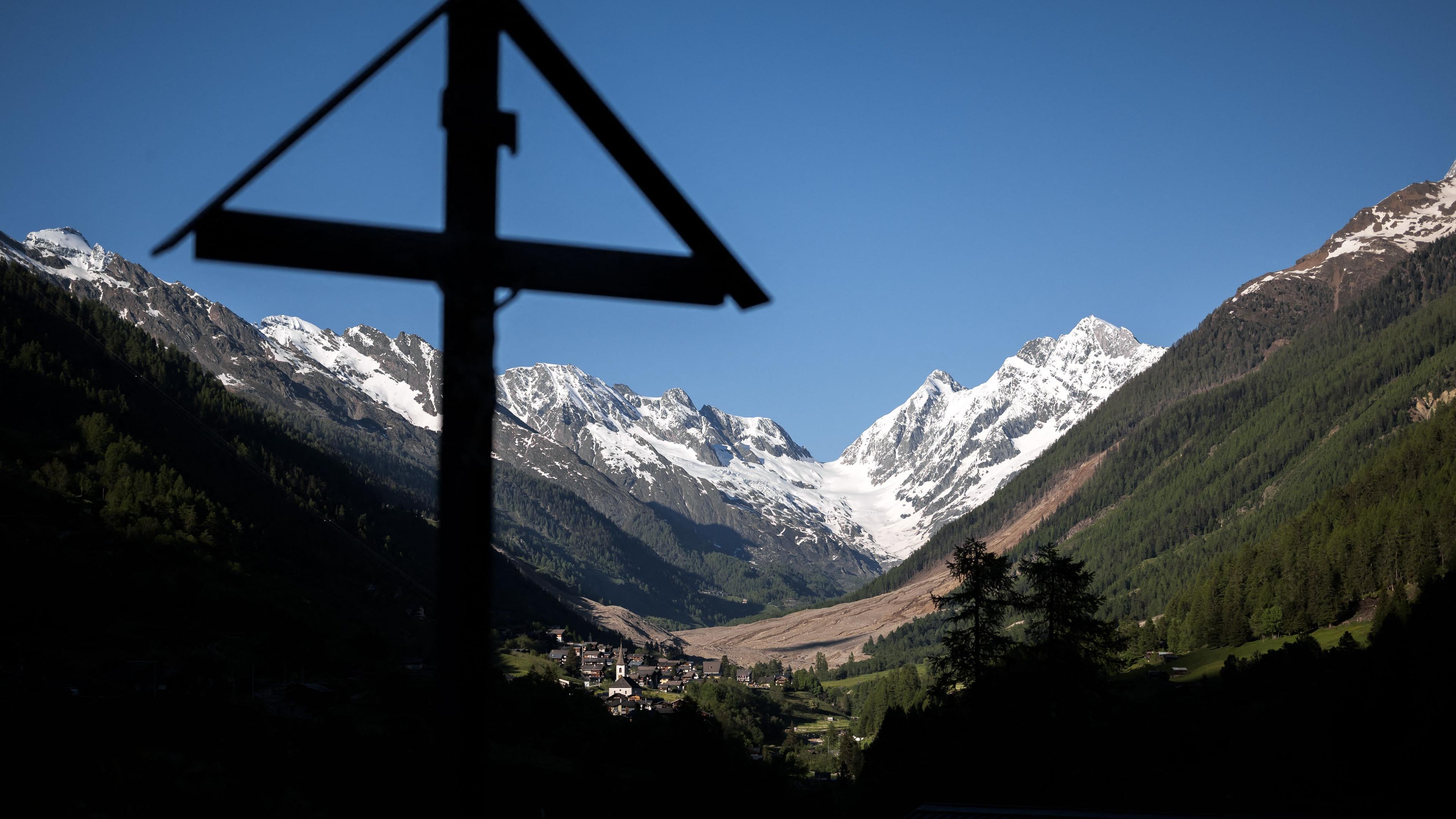 The Lonza flows again in the Swiss disaster area