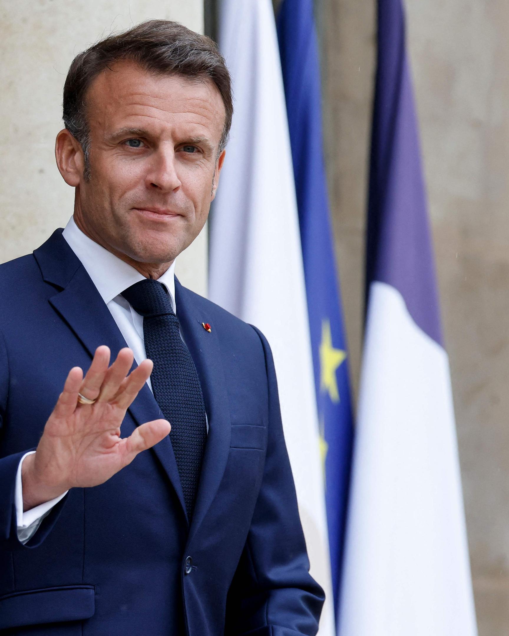 Frankreich Präsident Emmanuel Macron lässt sich nicht durch Moskau einschüchtern. 