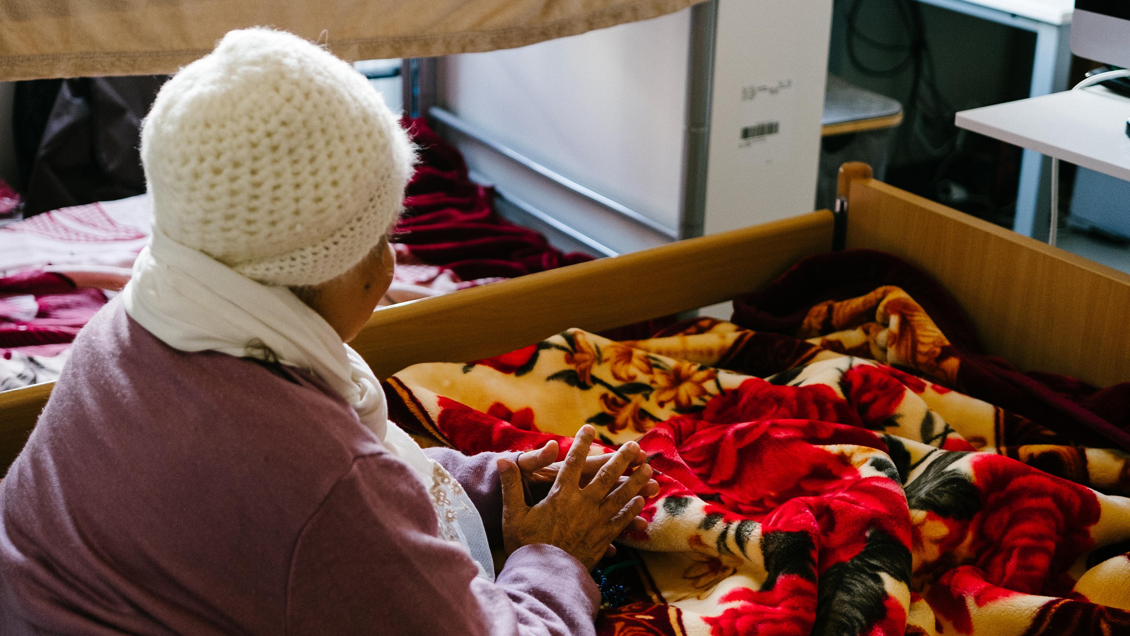 Eine schwer kranke 72-Jährige und ihre erwachsenen Kinder flohen 2019 aus Libyen. Ab Montag werden sie voraussichtlich ohne Bleibe dastehen.