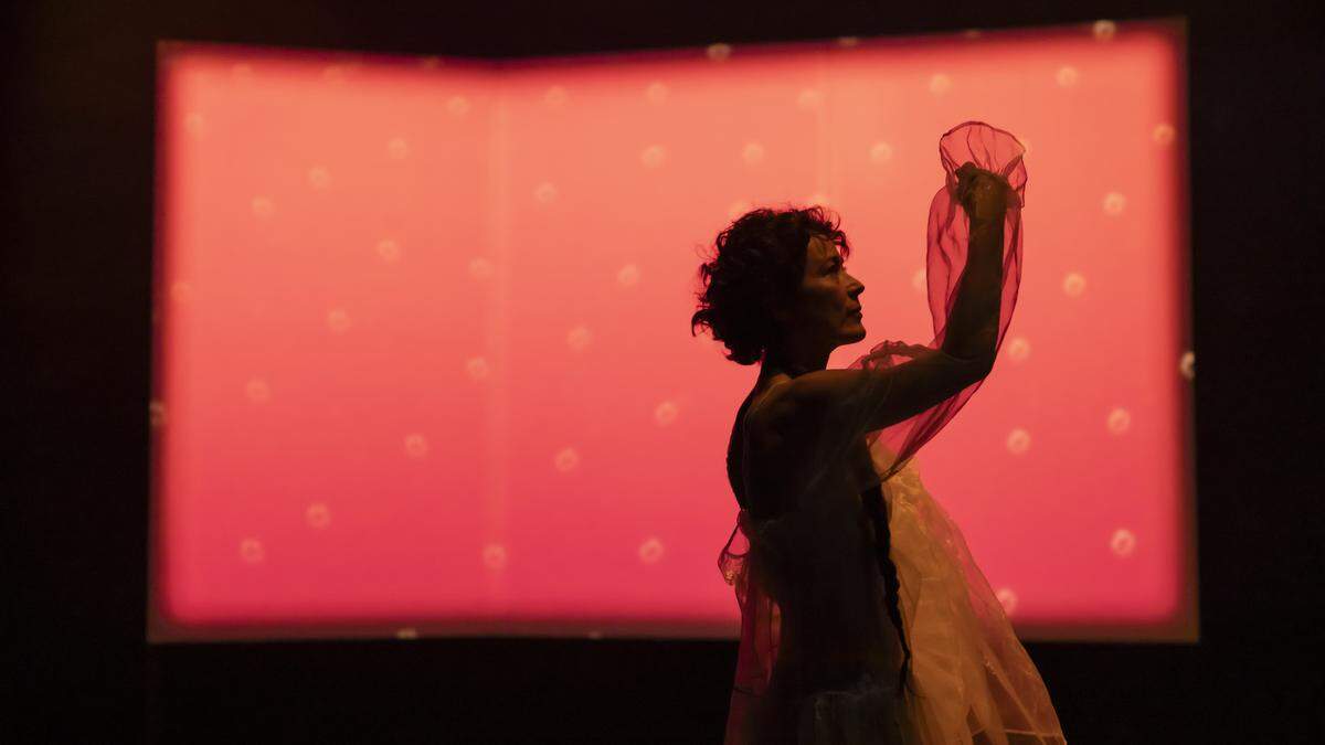 Eine-weitere-Chance-Sascha-Leys-Cosmos-Not-Enough-zu-erleben