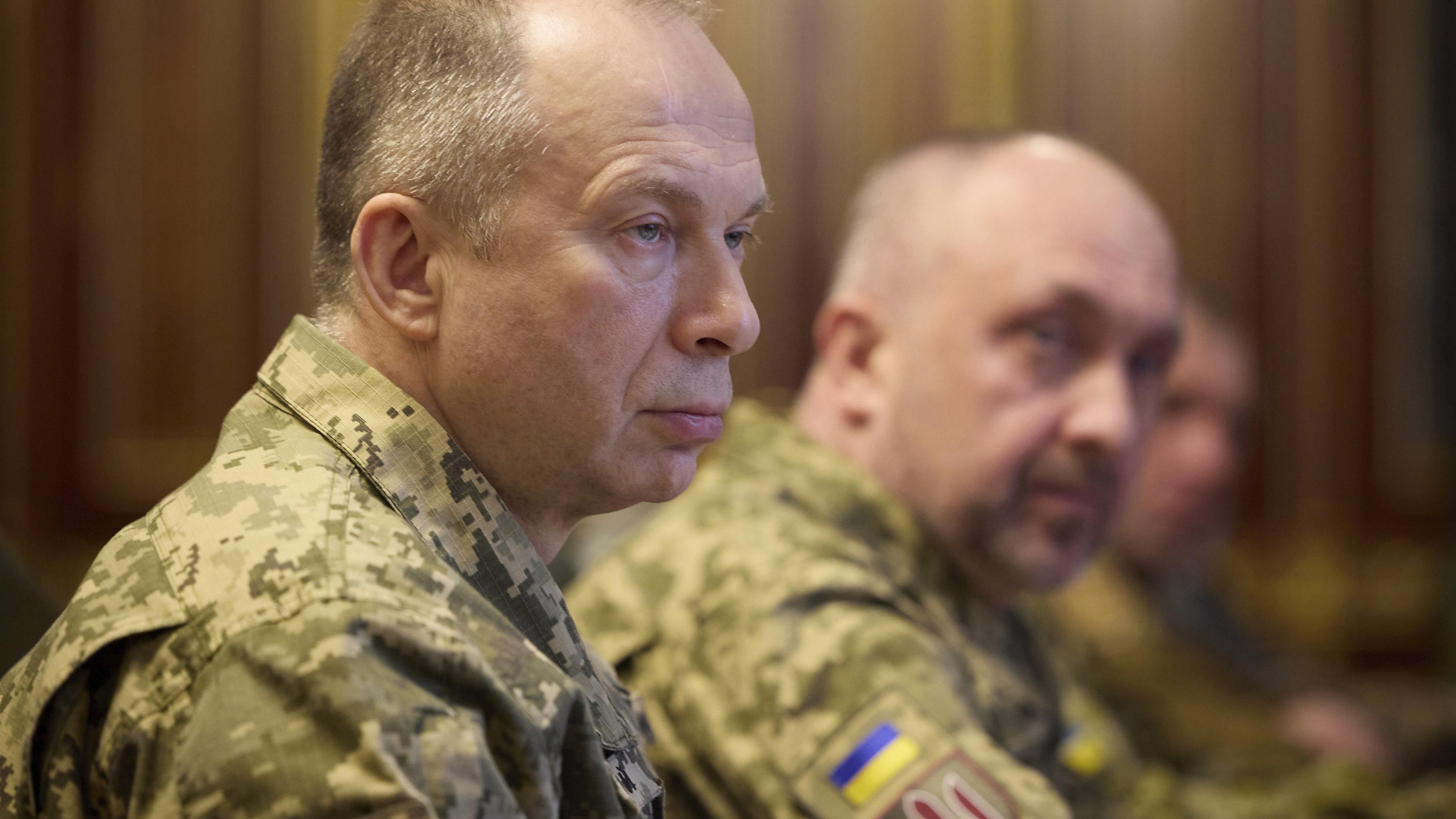 Der ukrainische Oberbefehlshaber Olexander Syrskyj bezeichnet die Situation im Grenzgebiet zu Russland als schwierig,