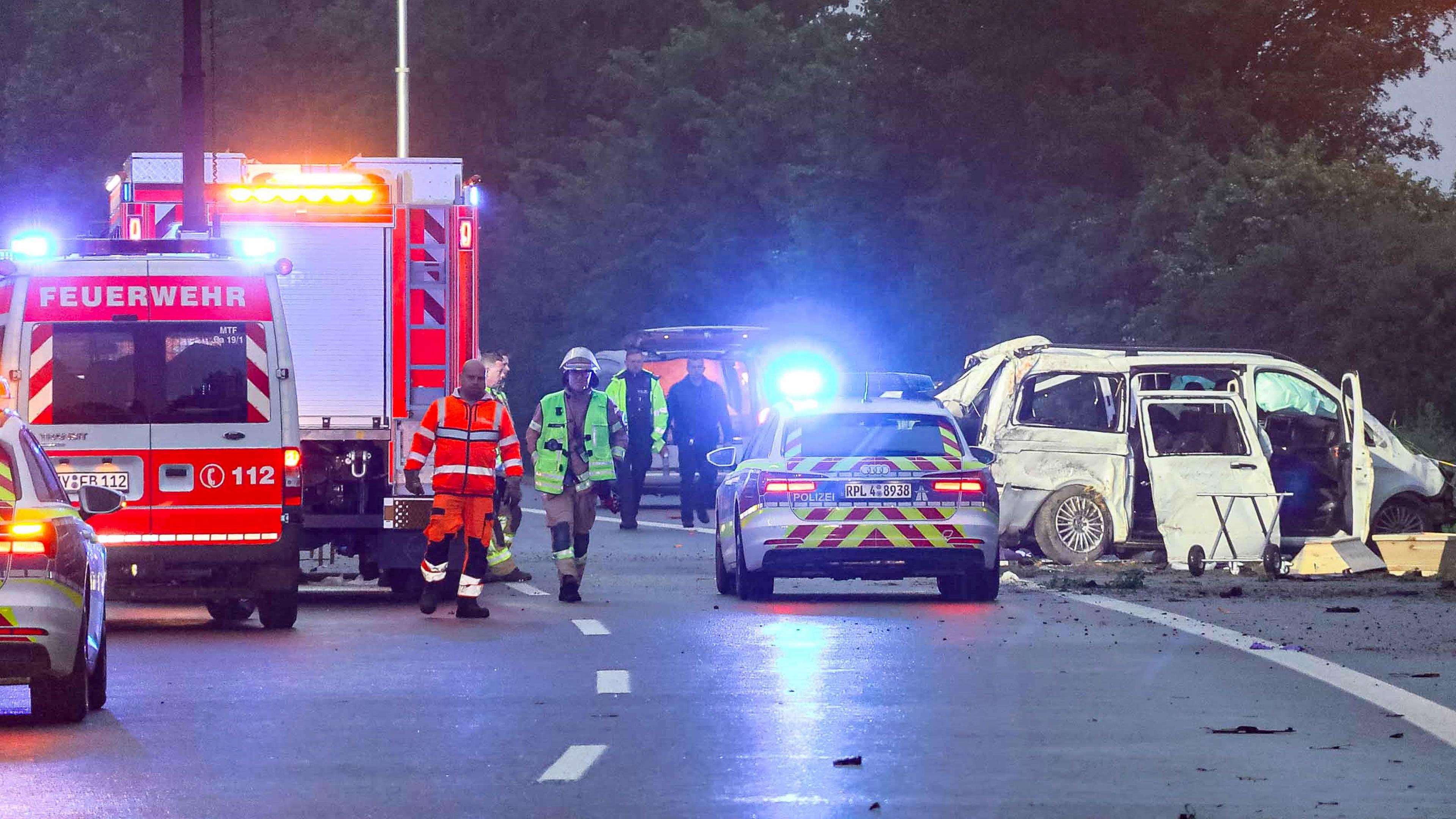 Three deaths in a minibus accident on A48 towards Trier