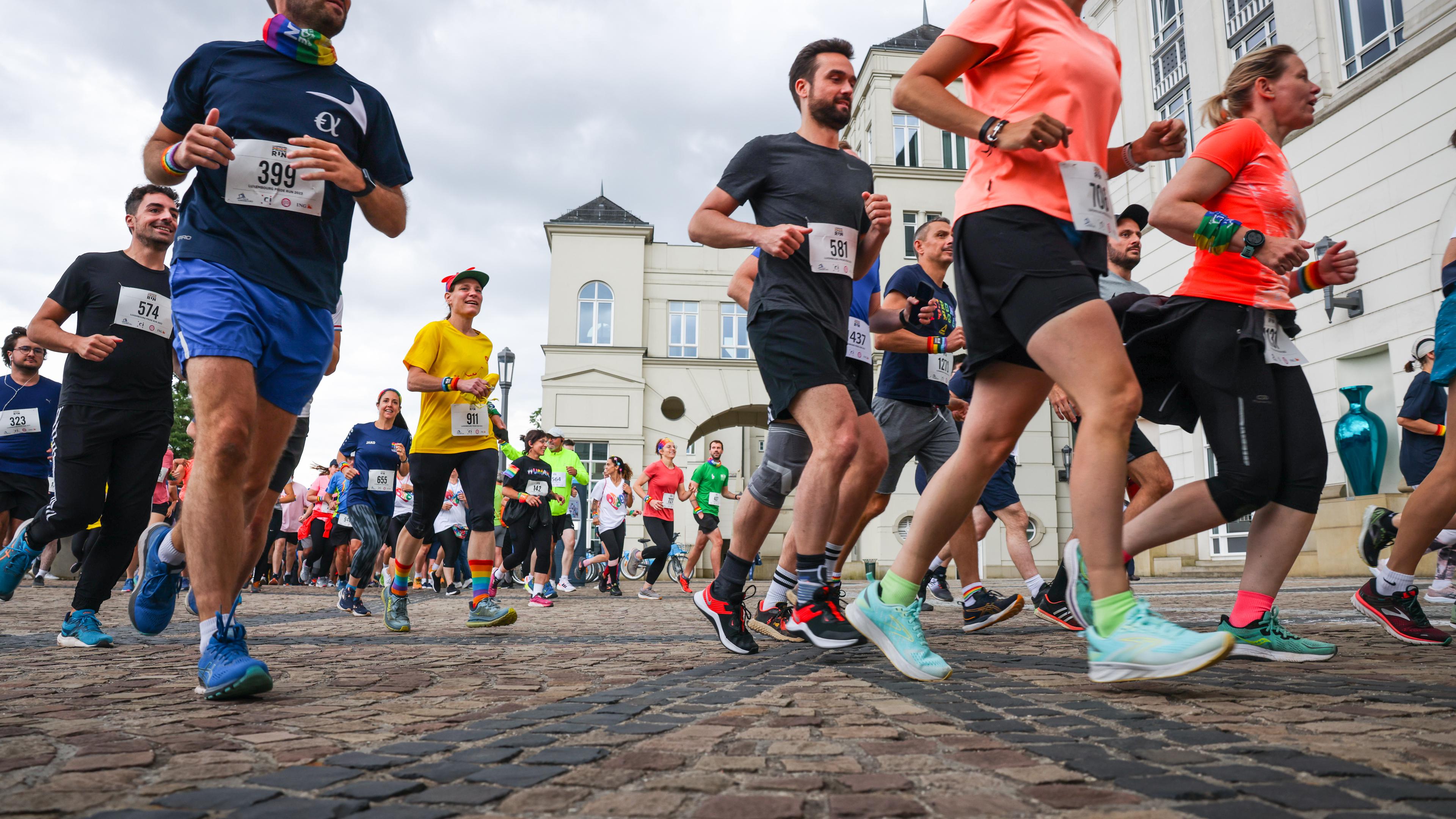 Plus de 1.500 coureurs lors de la première Luxembourg Pride Run Virgule Plus de 1.500 coureurs lors de la première Luxembourg Pride Run Virgule