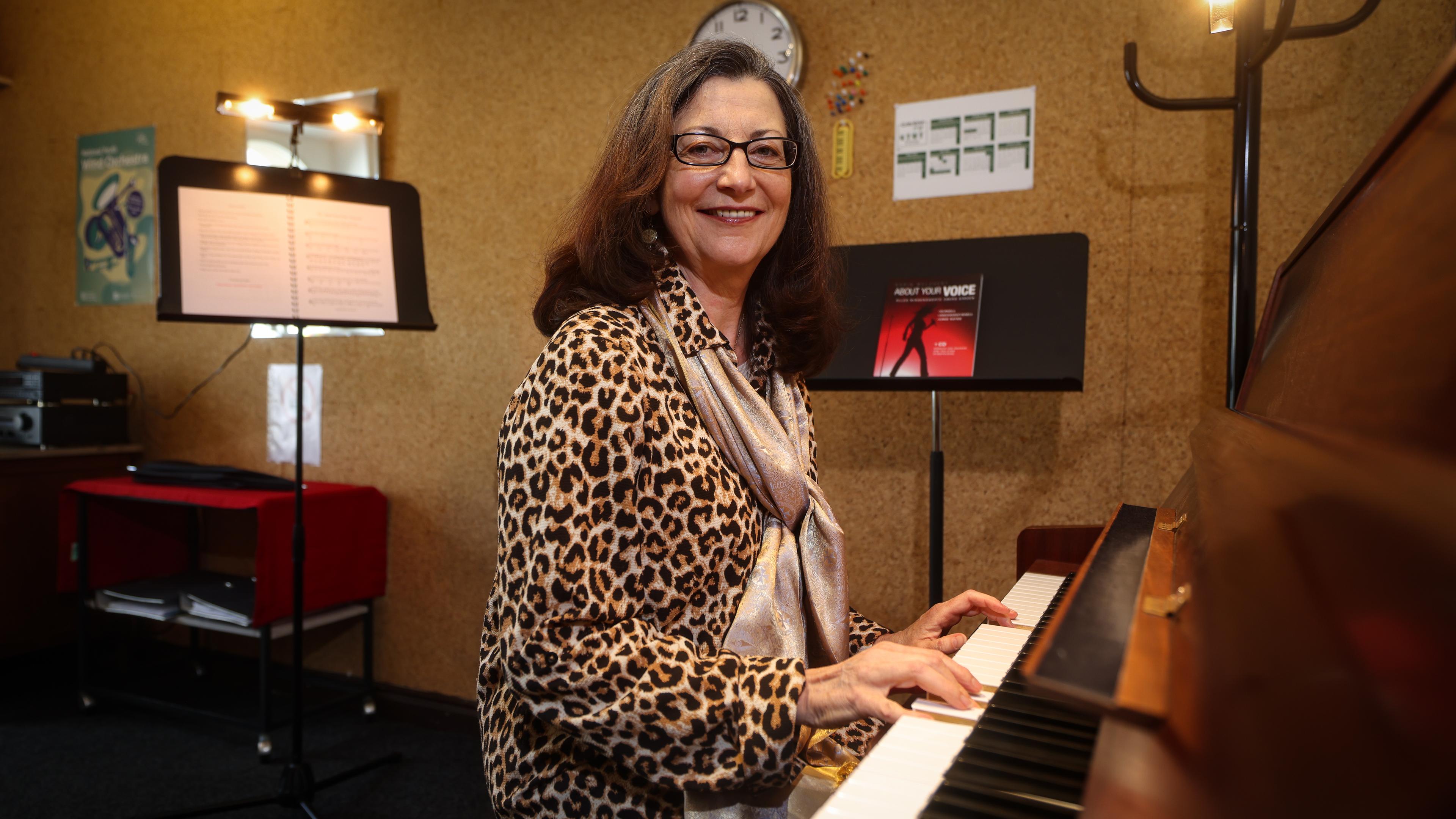 Karin Melchert gibt Kurse – unter anderem an der Musikschule Cavem. 