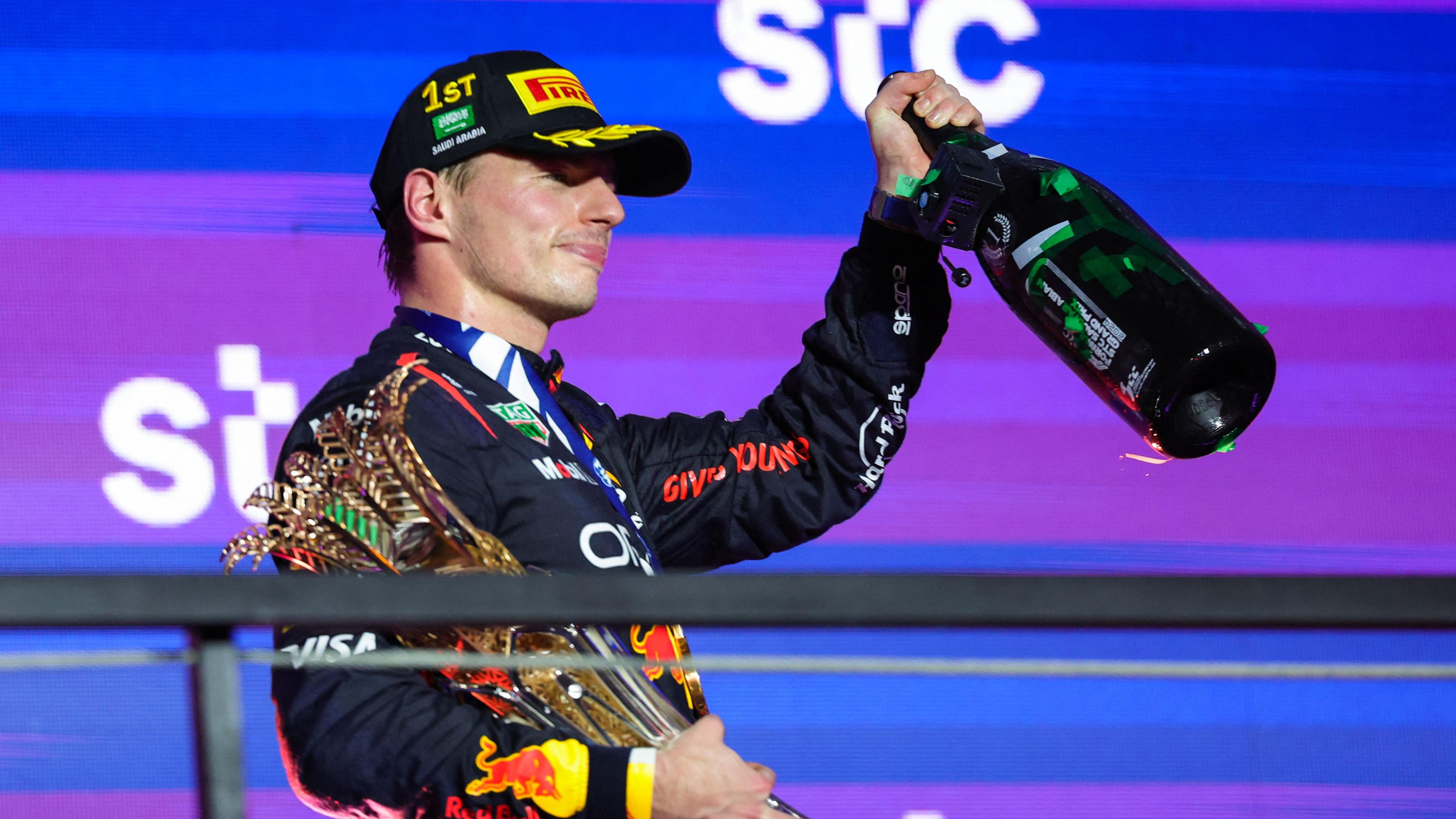 Wie lange wird Max Verstappen für Red Bull noch Titel und Pokale sammeln?