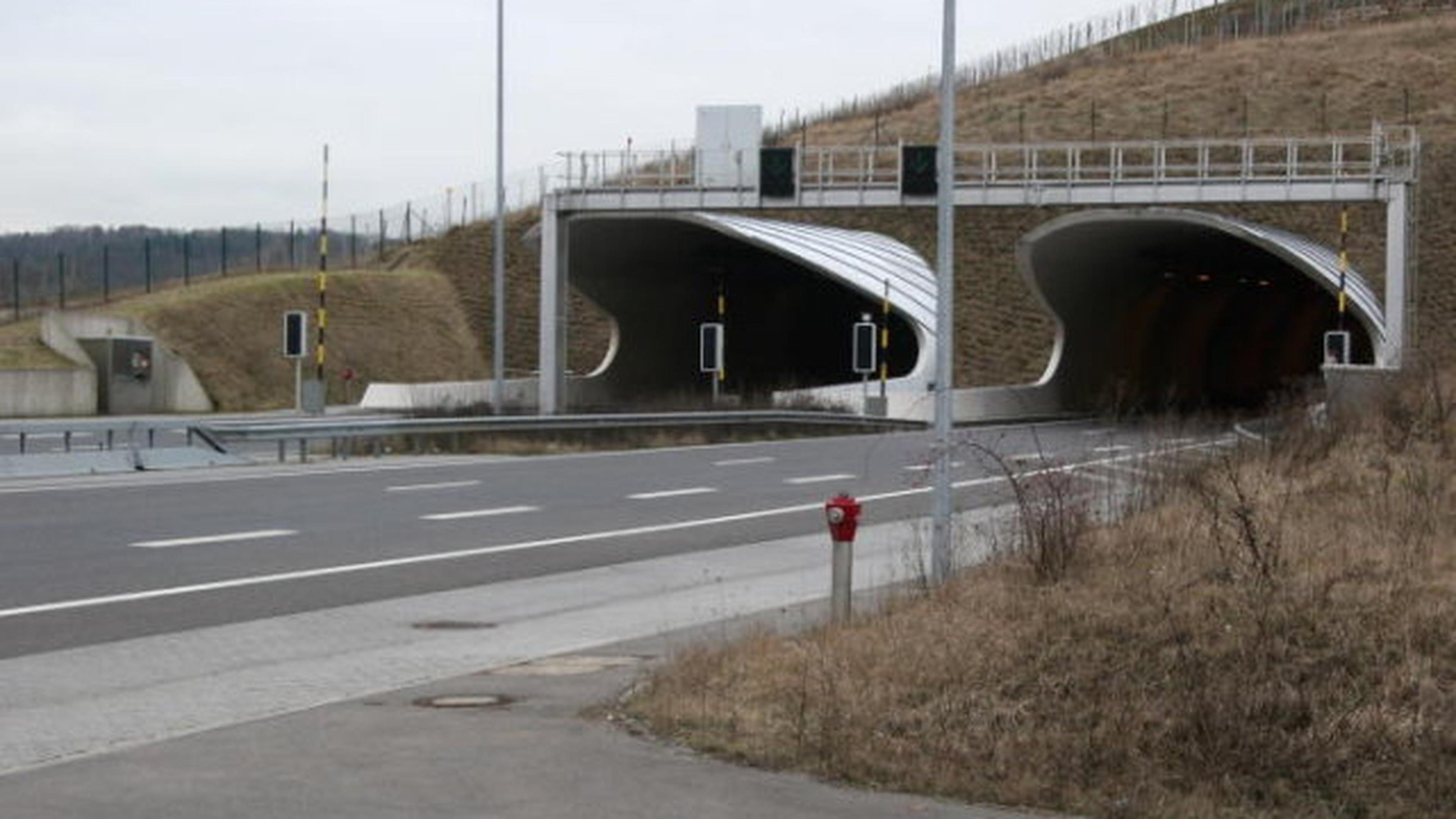 Hinter dem Tunnel Markusberg war die A13 in Richtung Petingen zeitweise gesperrt.