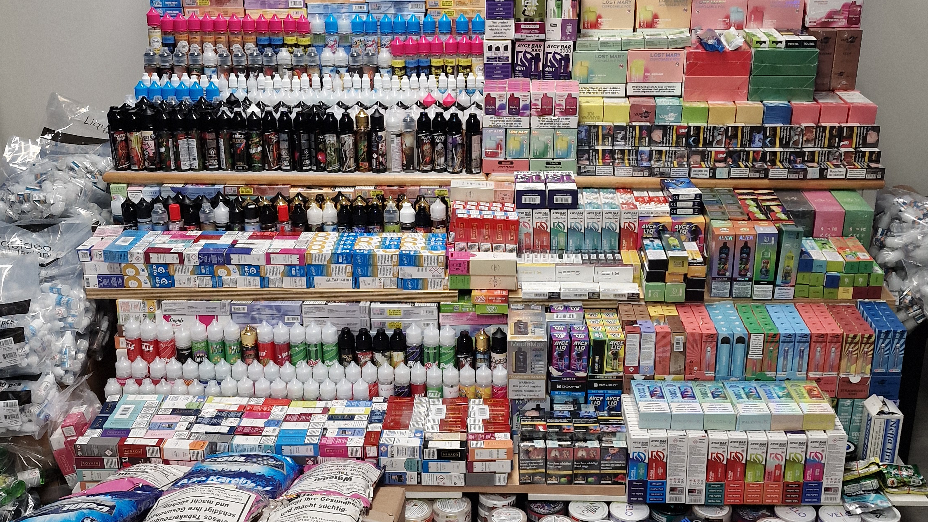 Customs reveals considerable violations in tobacco shops