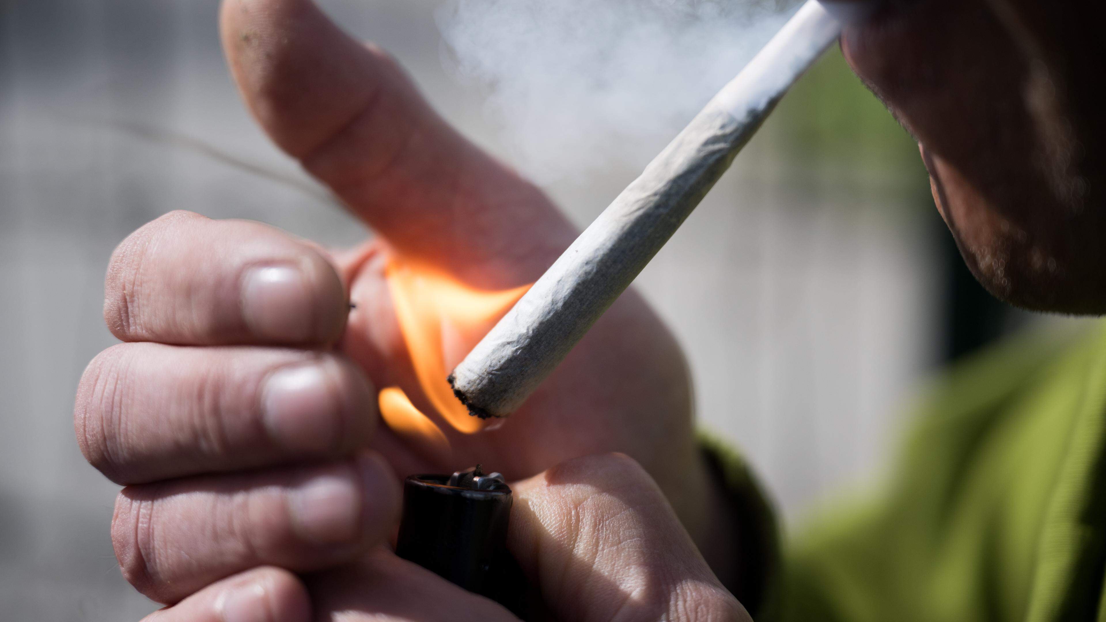 Der Bundesrat hat am 22. März 2024 den Weg zur Teil-Legalisierung von Cannabis zum 1. April freigemacht.