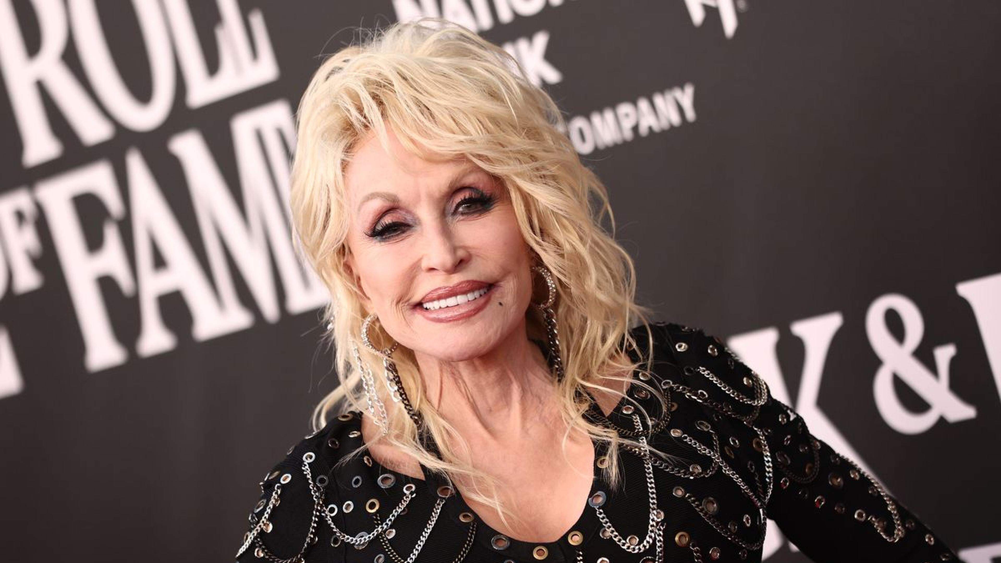 Dolly Parton after the death of husband: work was a blessing