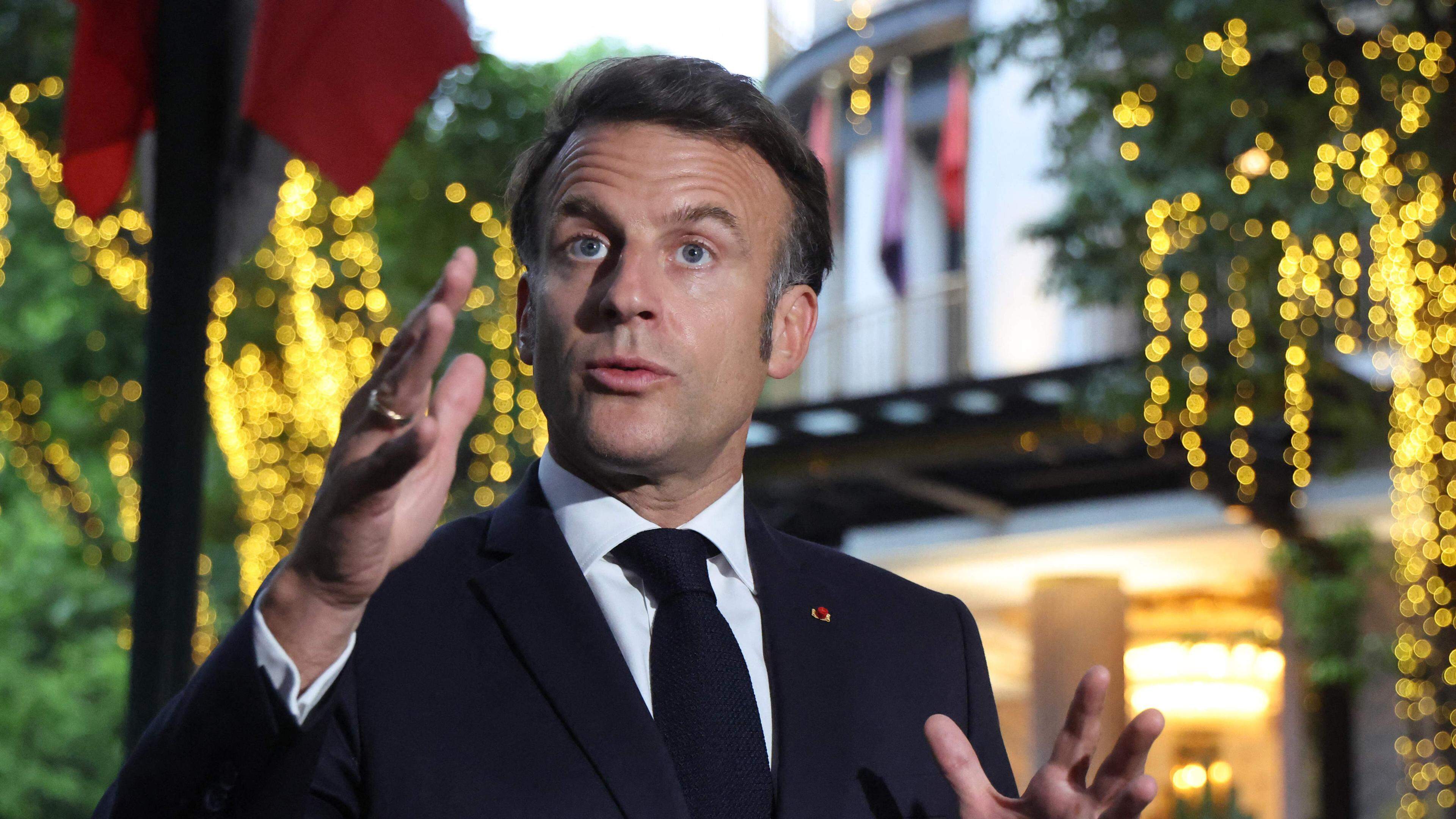 What is behind the latest video slat around Emmanuel Macron?