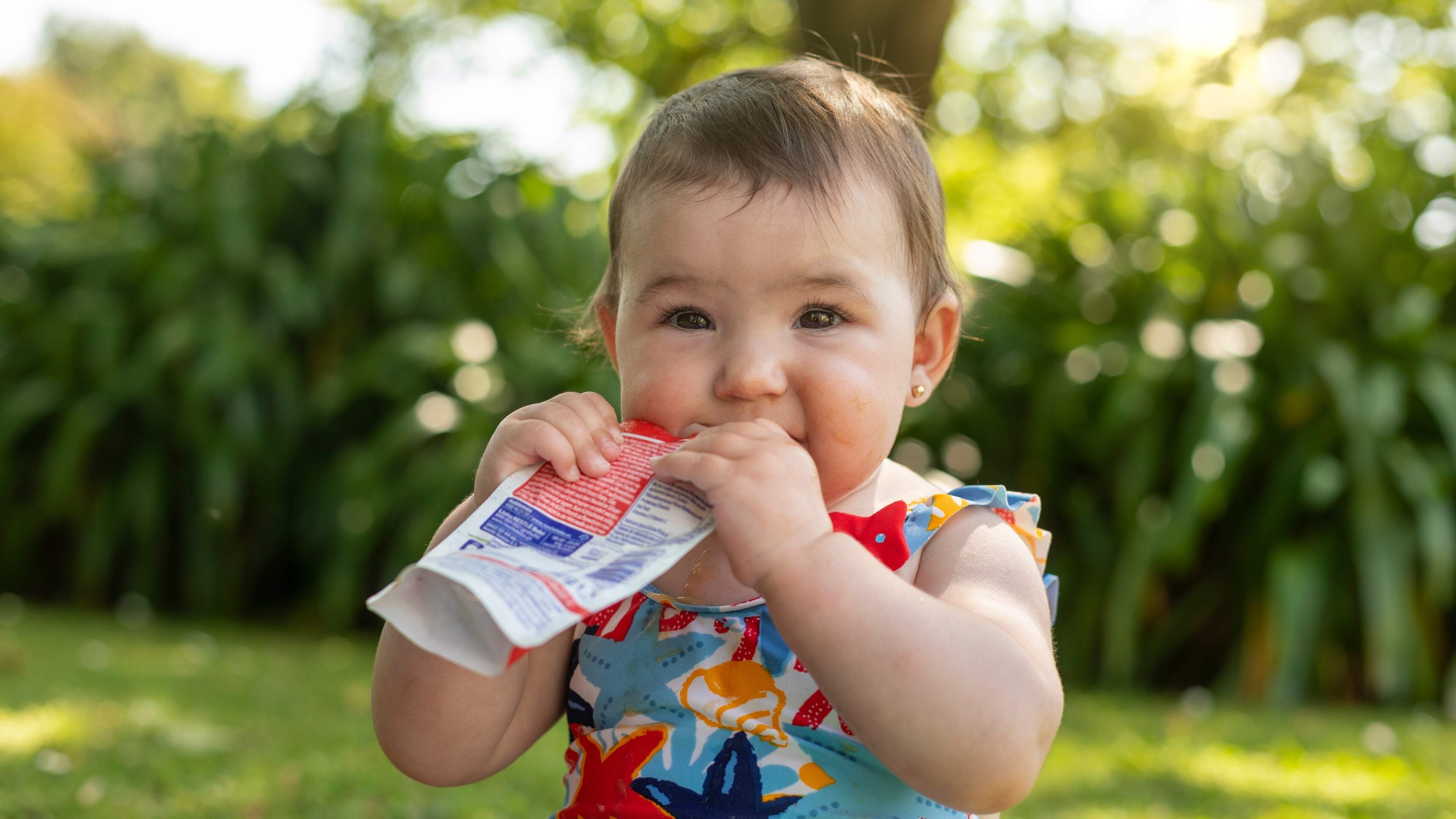 Tausende Plastikpartikel pro Quetschie: Studie belastet Nestlé und Danone
