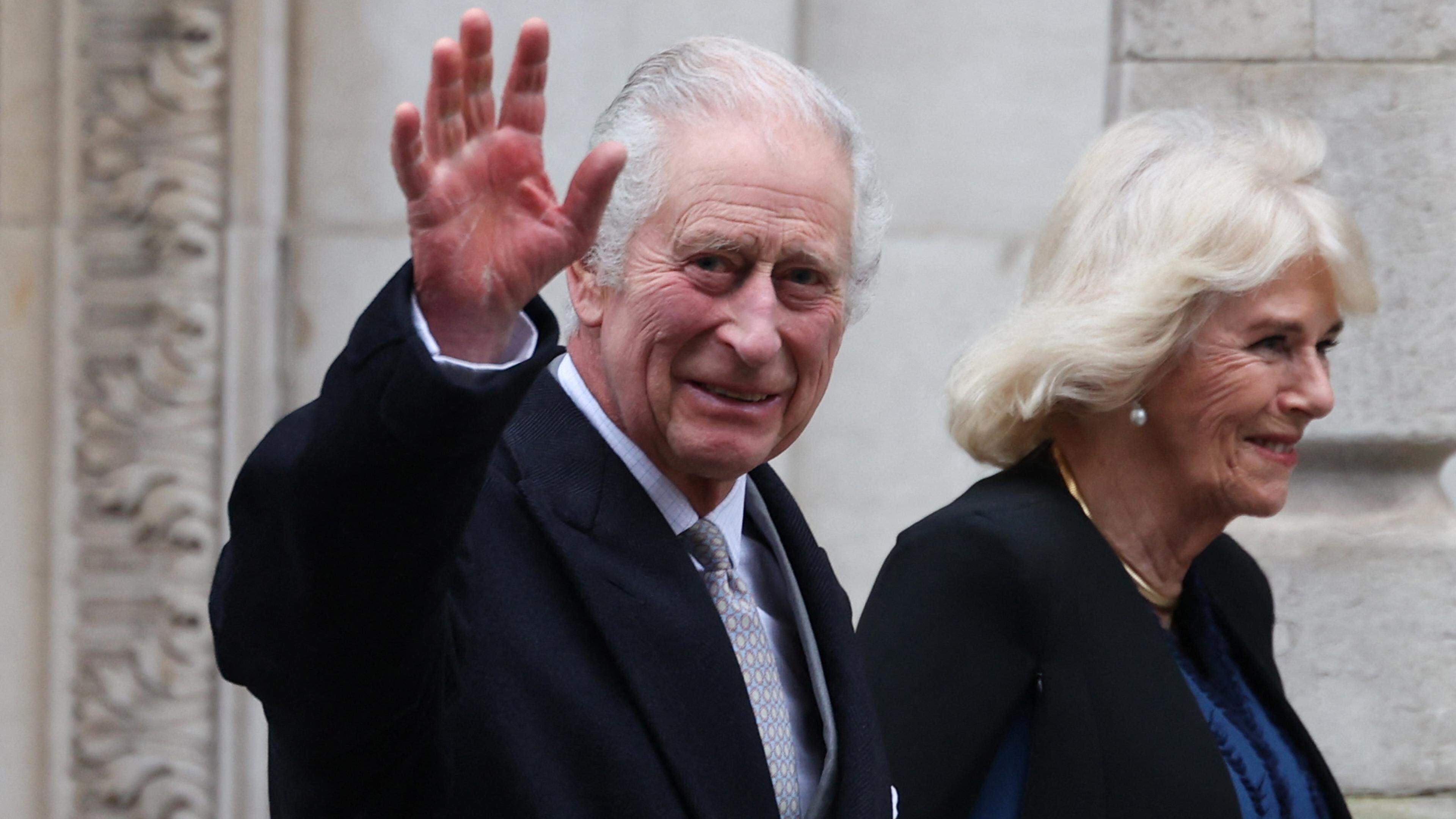 Der 75-jährige Monarch will am kommenden Dienstag gemeinsam mit seiner Frau Königin Camilla eine Krebsklinik besuchen .