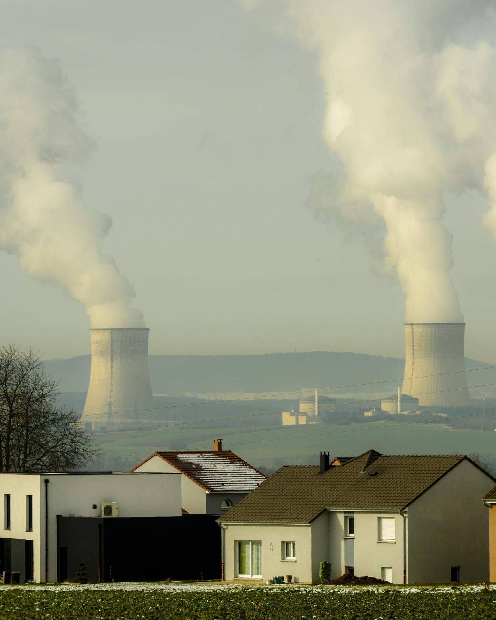 Das Kernkraftwerk in Cattenom ist weithin sichtbar. Greenpeace fordert von der Luxemburger Regierung,  sich für die Stilllegung des Werkes einzusetzen. 