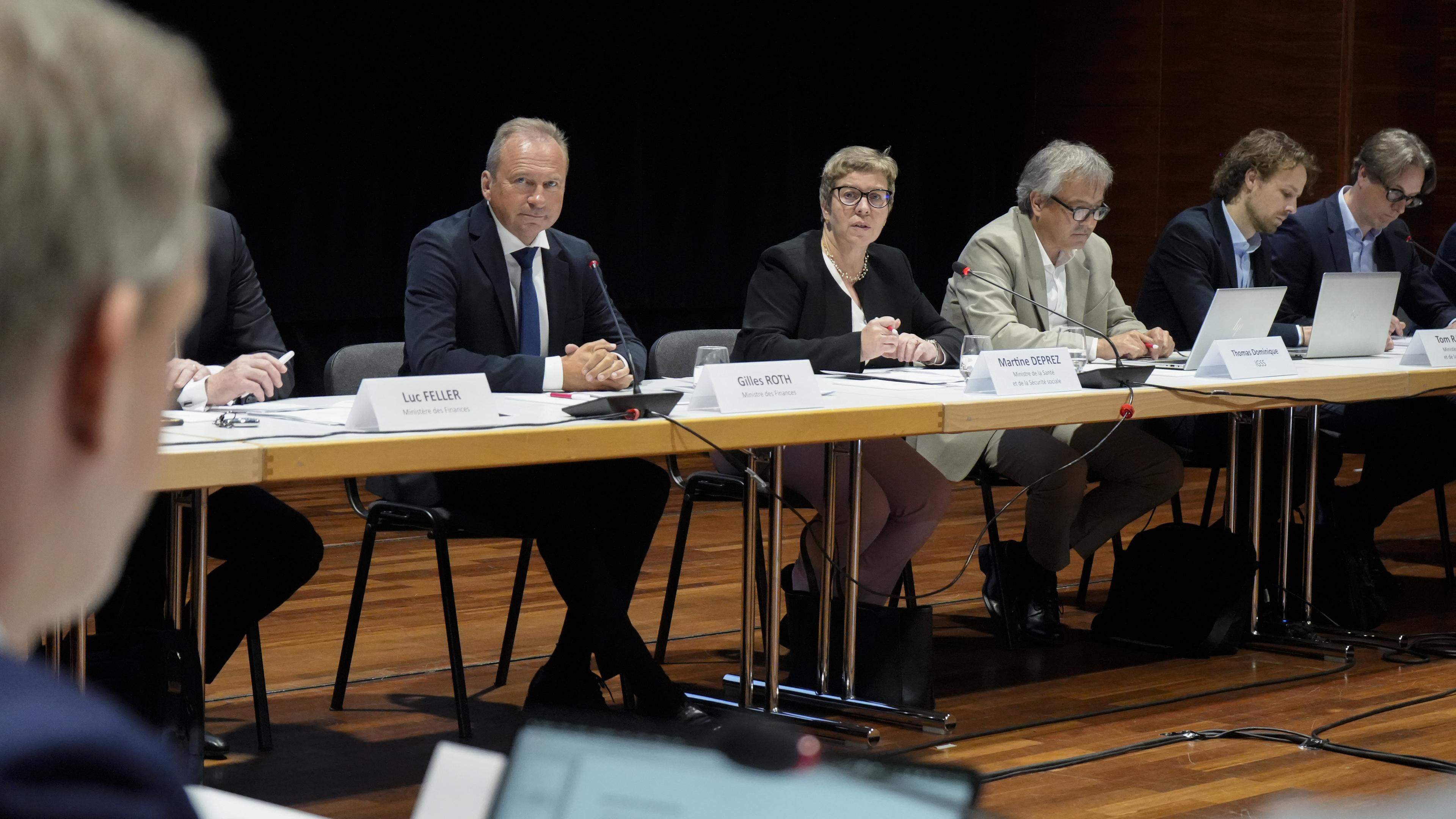 In relation to the CNS, unions criticize hesitation of the minister