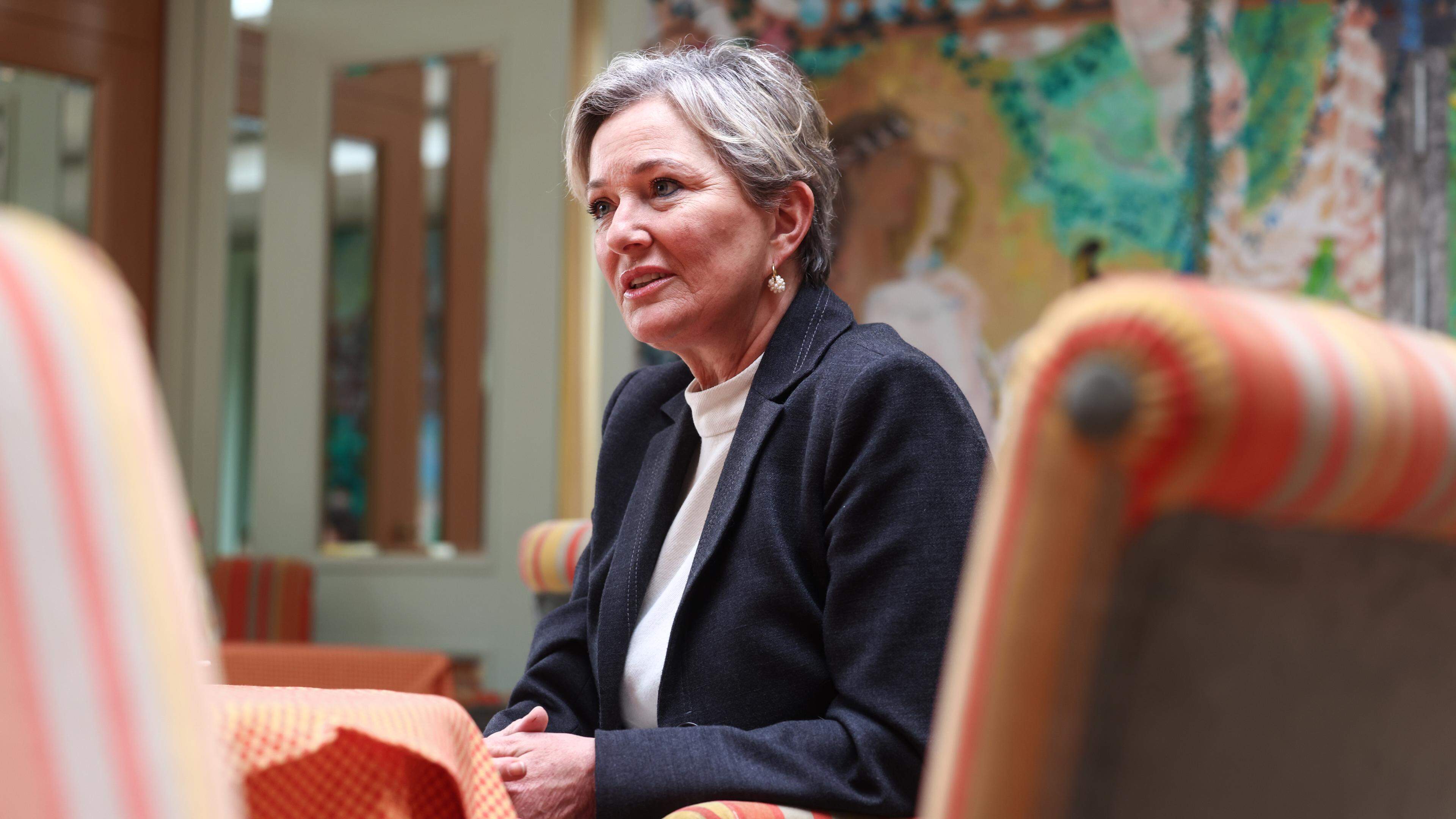 Therefore, Paulette Lenert does not strive for a high position