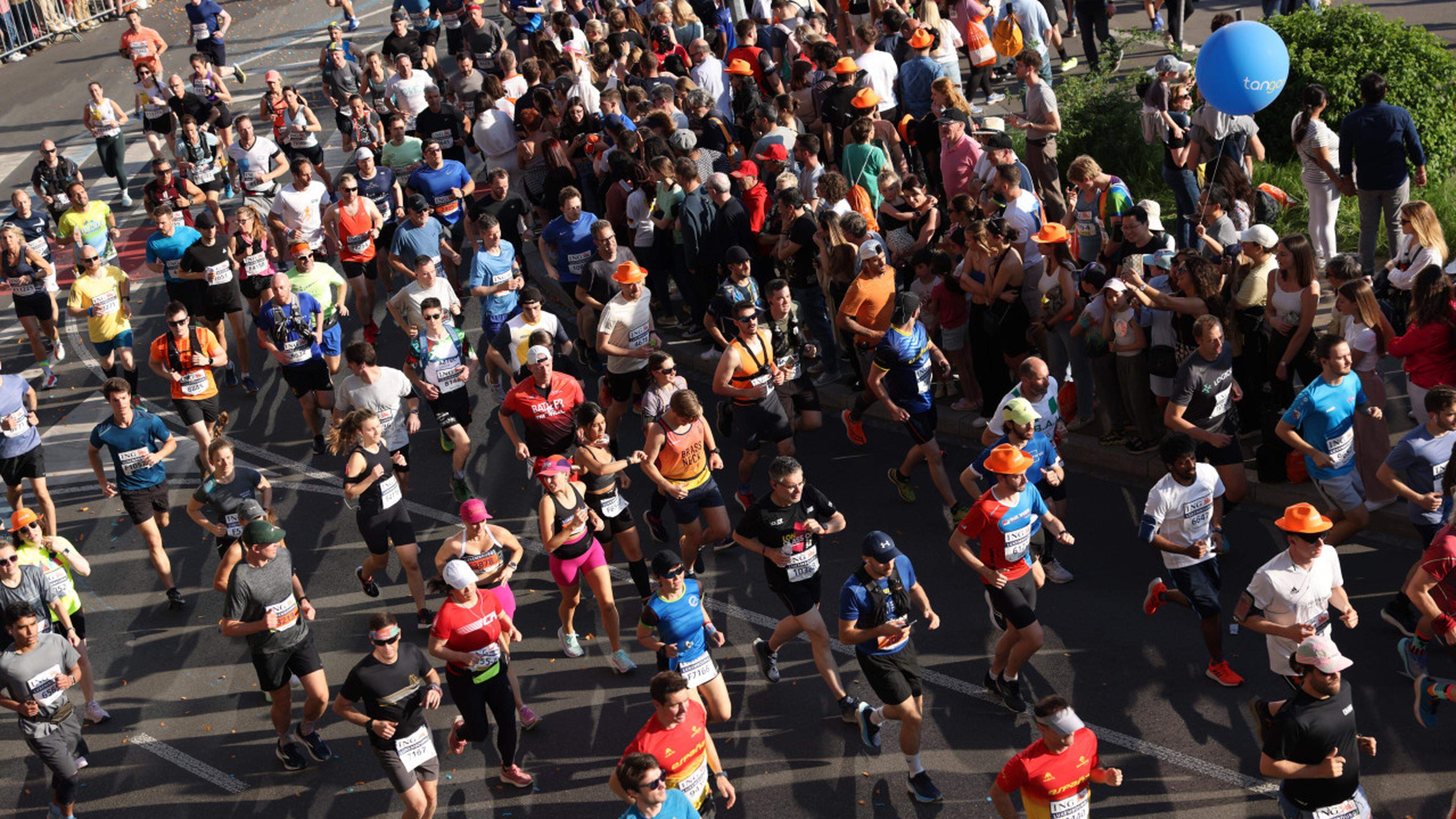 Mehr als 16.000 Läufer aus 124 Ländern gingen beim ING-Marathon an den Start.