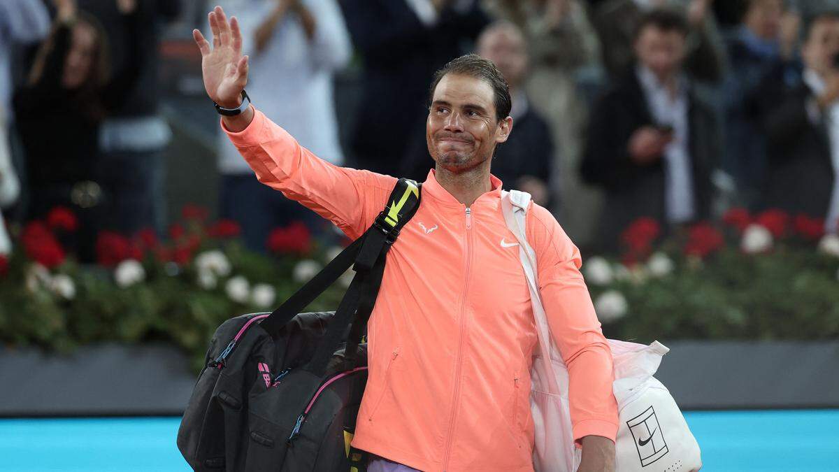Rafael Nadal says an emotional goodbye to the fans