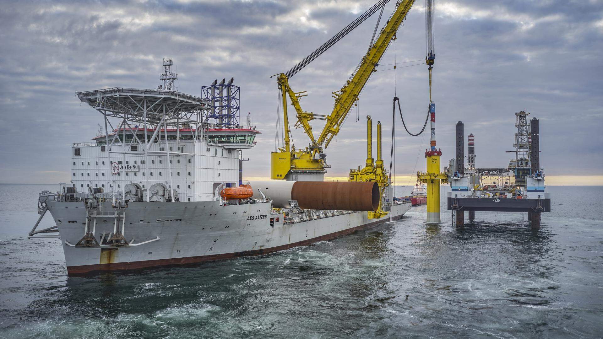 Das Installationsschiff „Les Alizés“ hat letztes Jahr die Installation von 107 Fundamenten für Windparks in der deutschen Nordsee abgeschlossen.