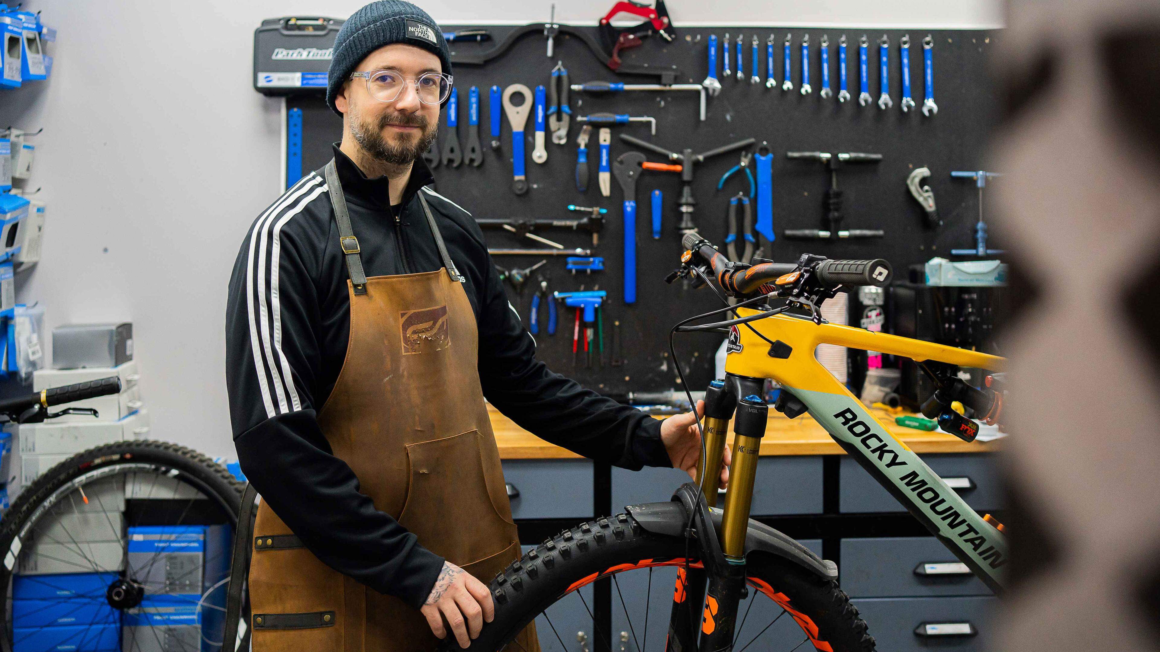 Eines der Kleinstunternehmen, das von der Unterstützung durch Microlux profitierte: das Fahrradgeschäft RC Bikes.