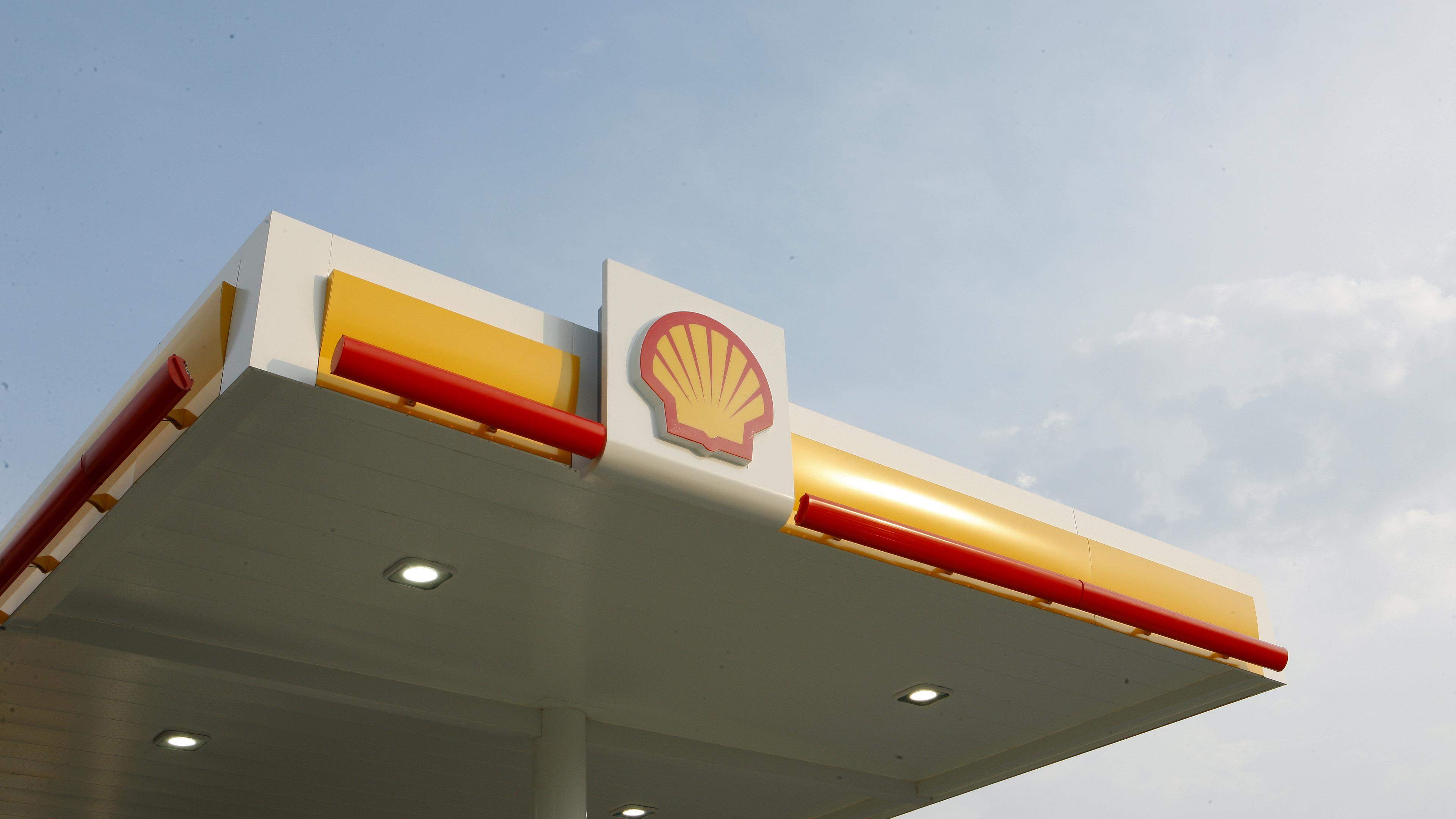 Объект shell. Заправщик АЗС Shell. Заправочные станции Шелл. АЗС Shell закрытие.